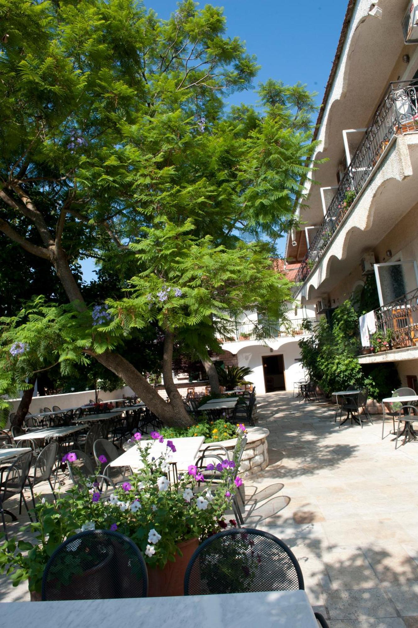 Hotel Marie Acharavi (Corfu)