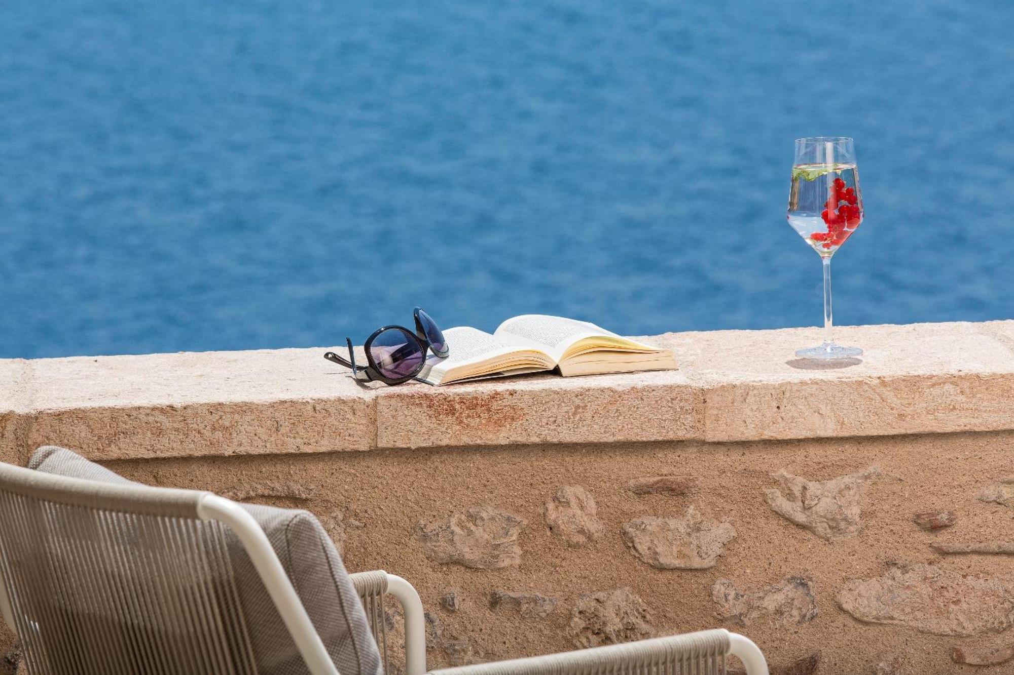 Hotel Moni Emvasis Luxury