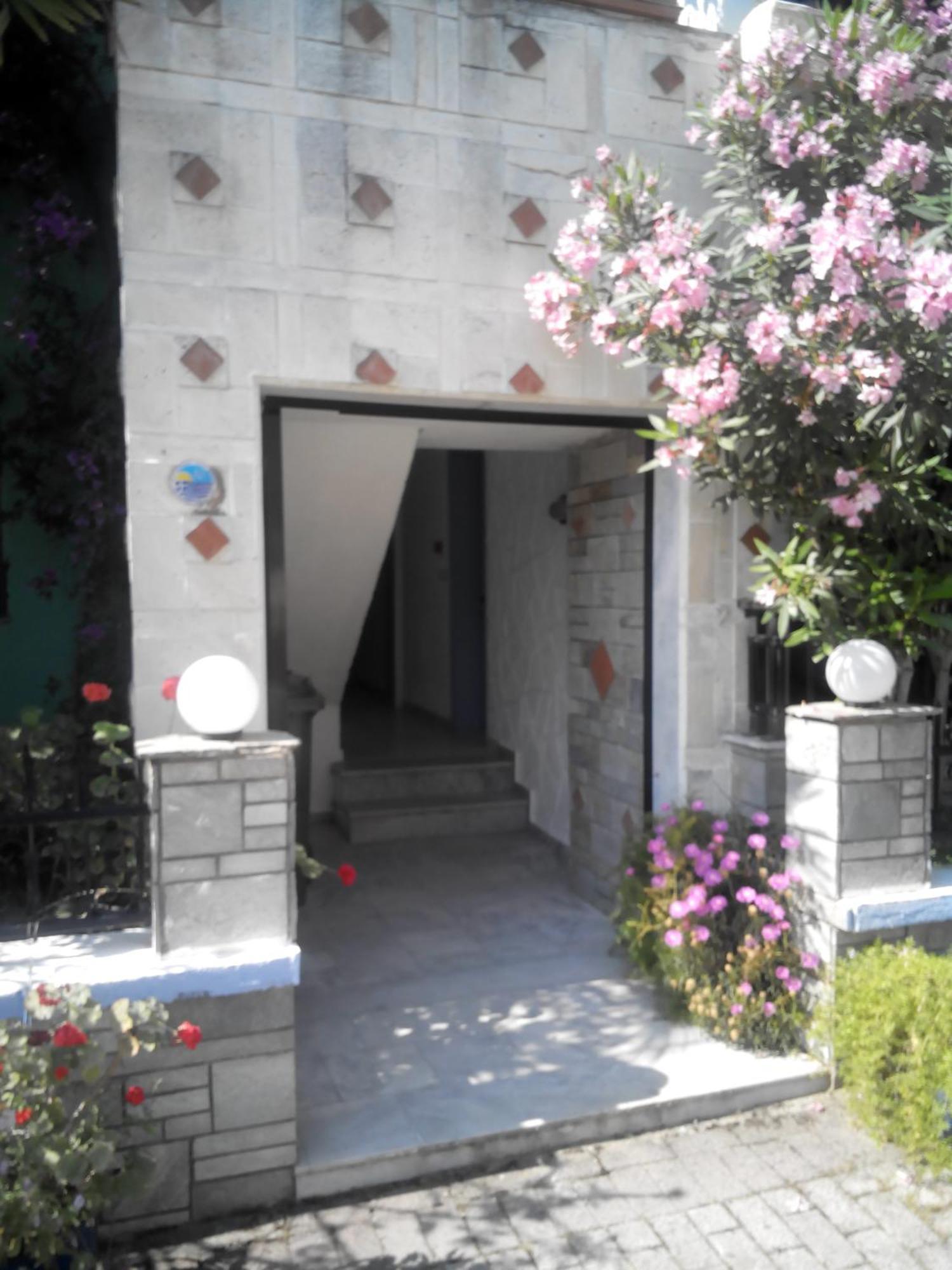 Aparthotel Tassos 2 2*