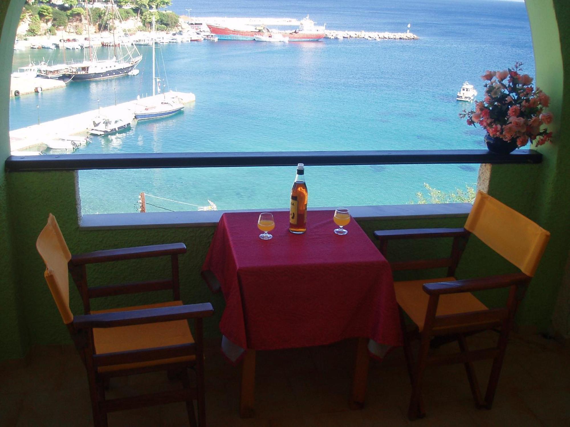 Haravgi Patitiri (Alonnisos)