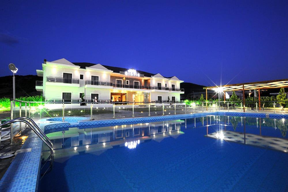 Hotel Giotis Boutique 4*