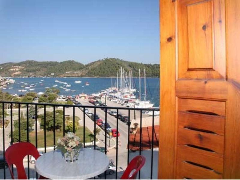 Aparthotel Christina Skiathos Town