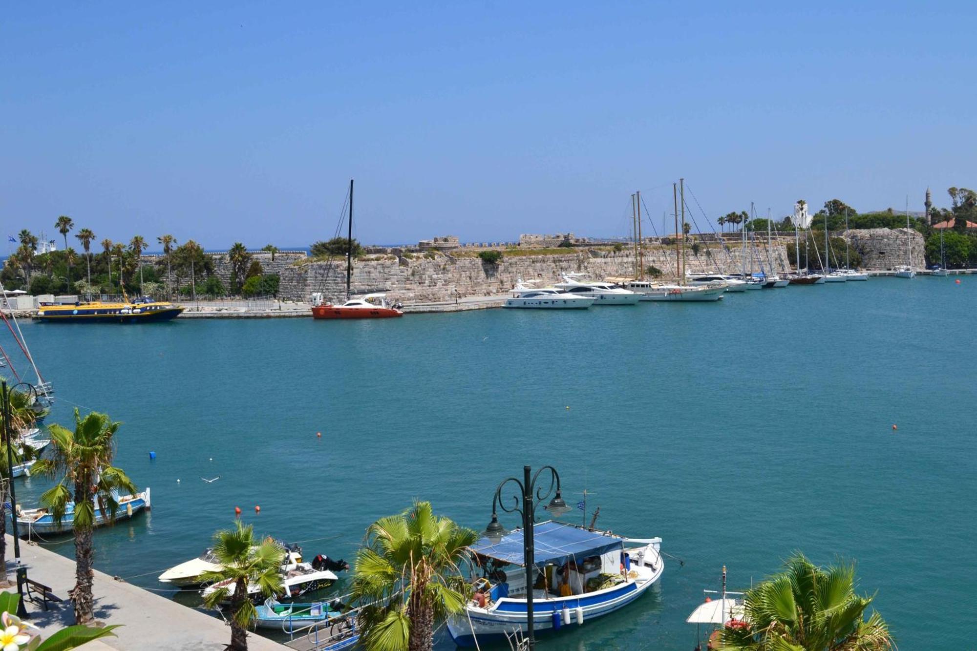 Hotel Astron 3*