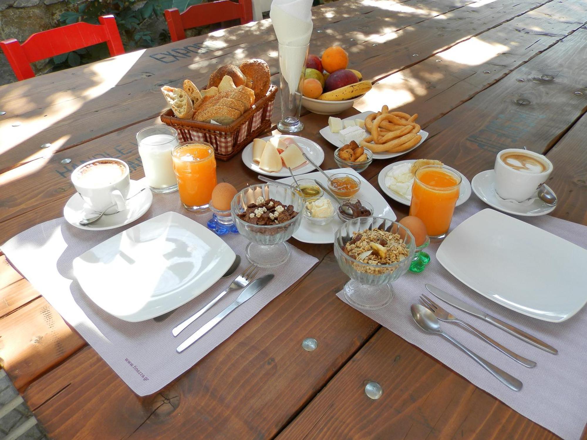 Aparthotel Aeolos