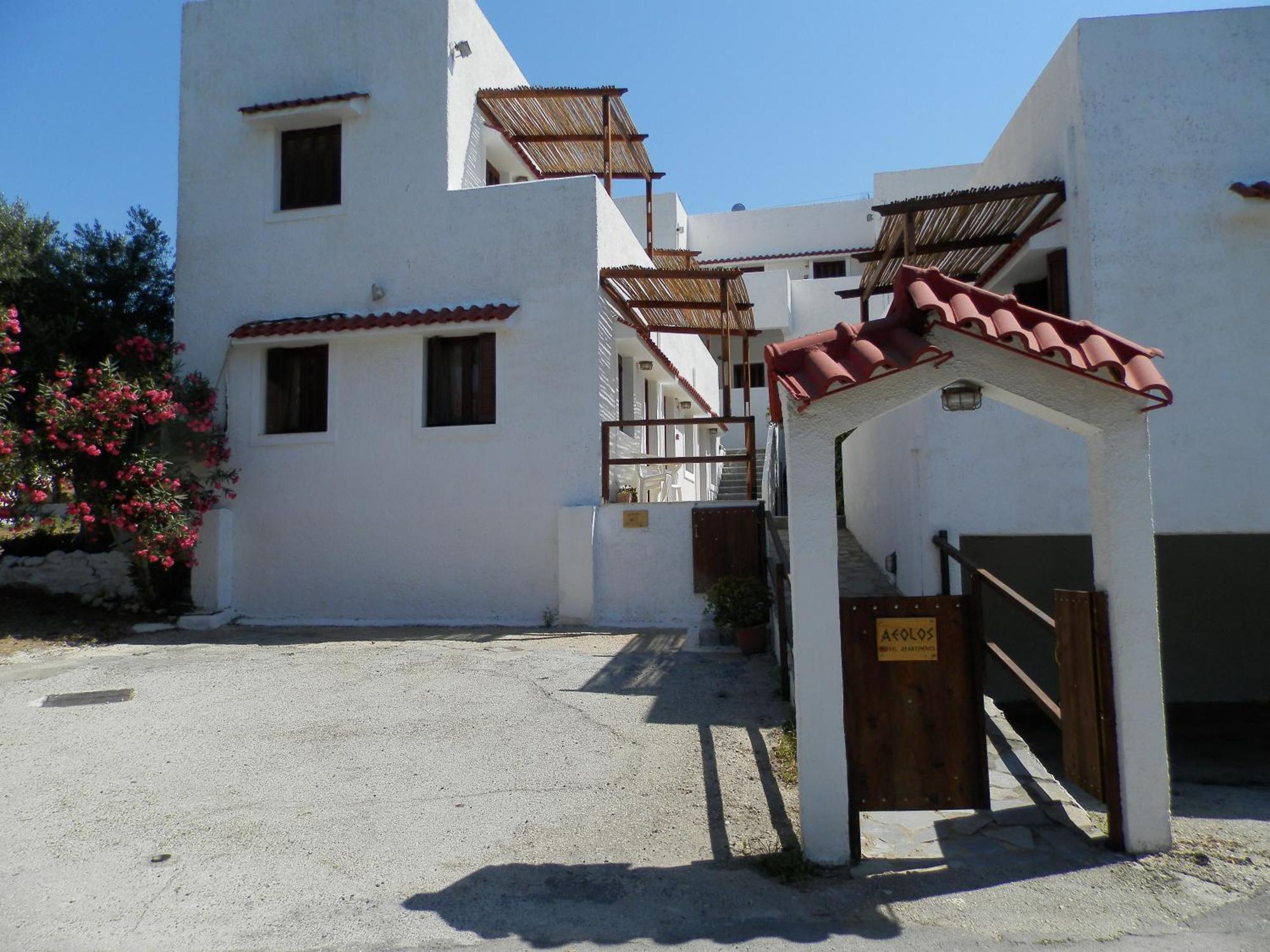 Aparthotel Aeolos 2*