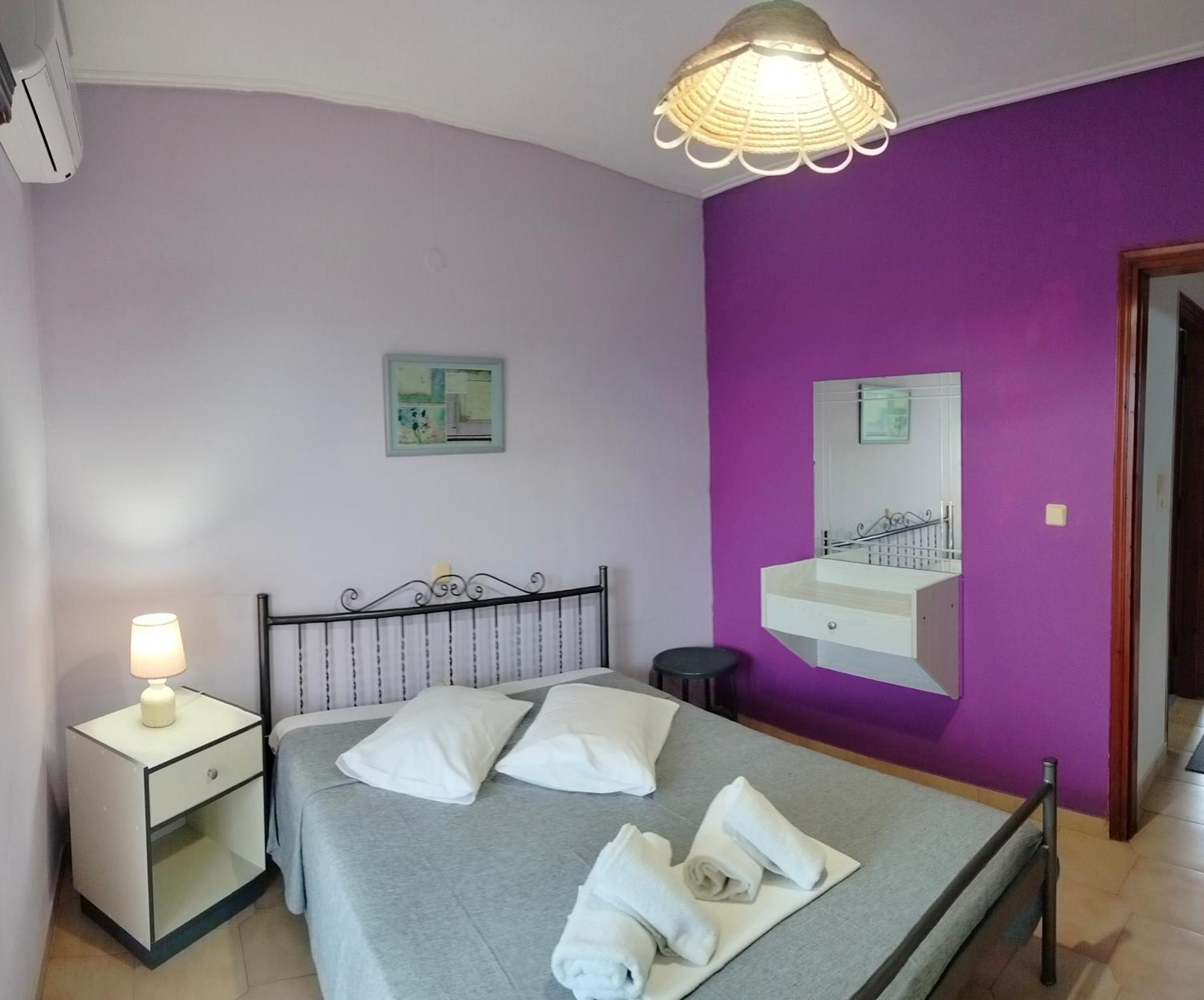 Aparthotel Iliahtida Rovies