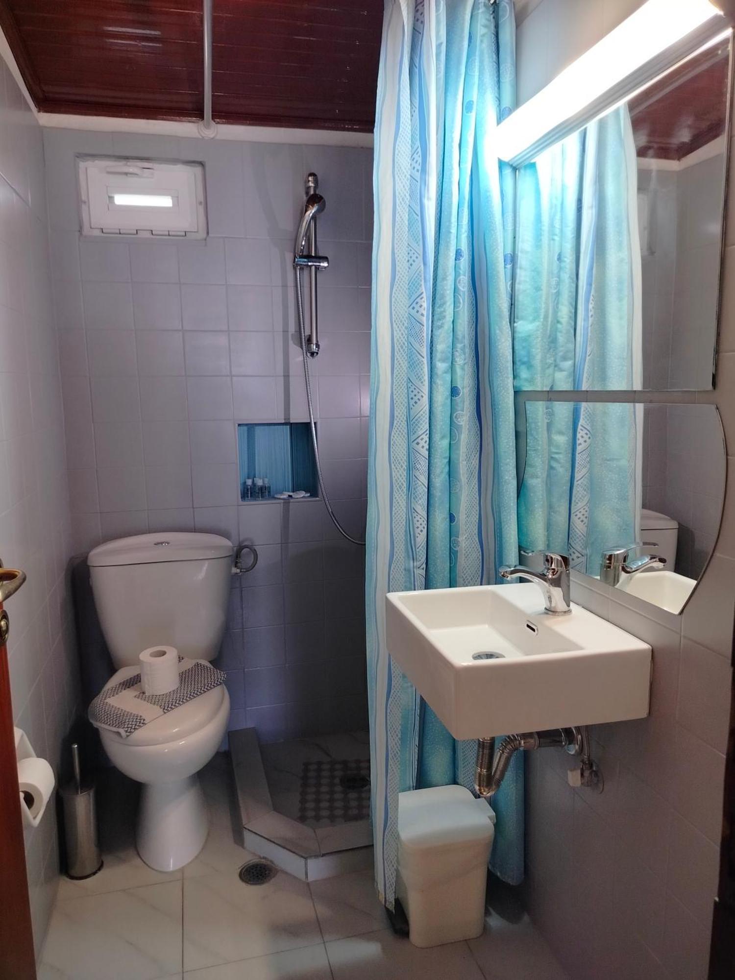 Aparthotel Iliahtida Rovies