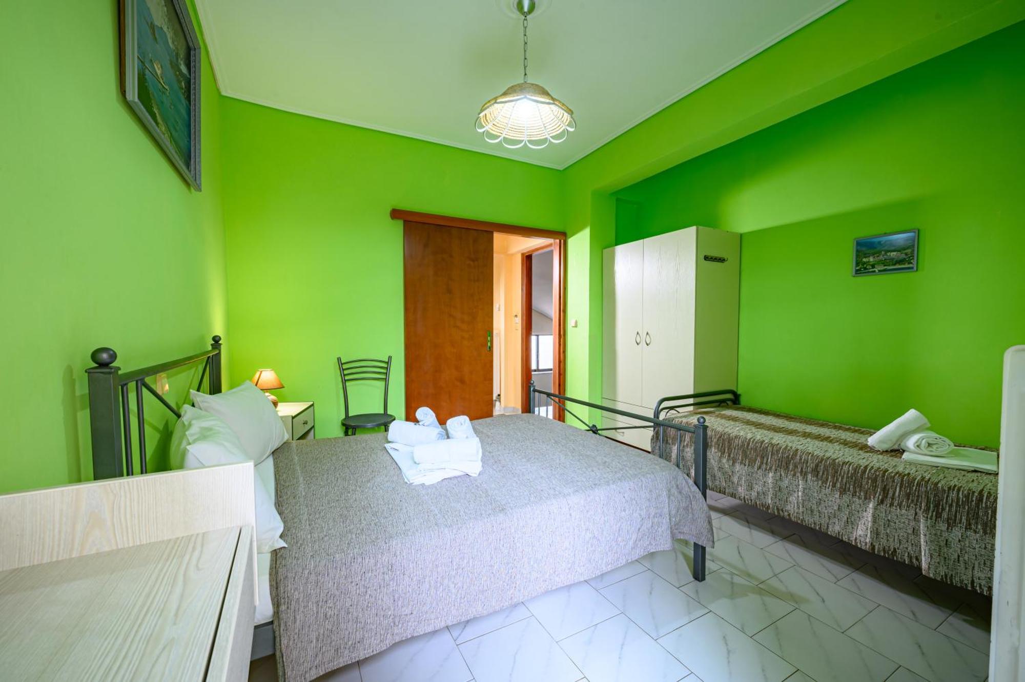 Aparthotel Iliahtida Rovies