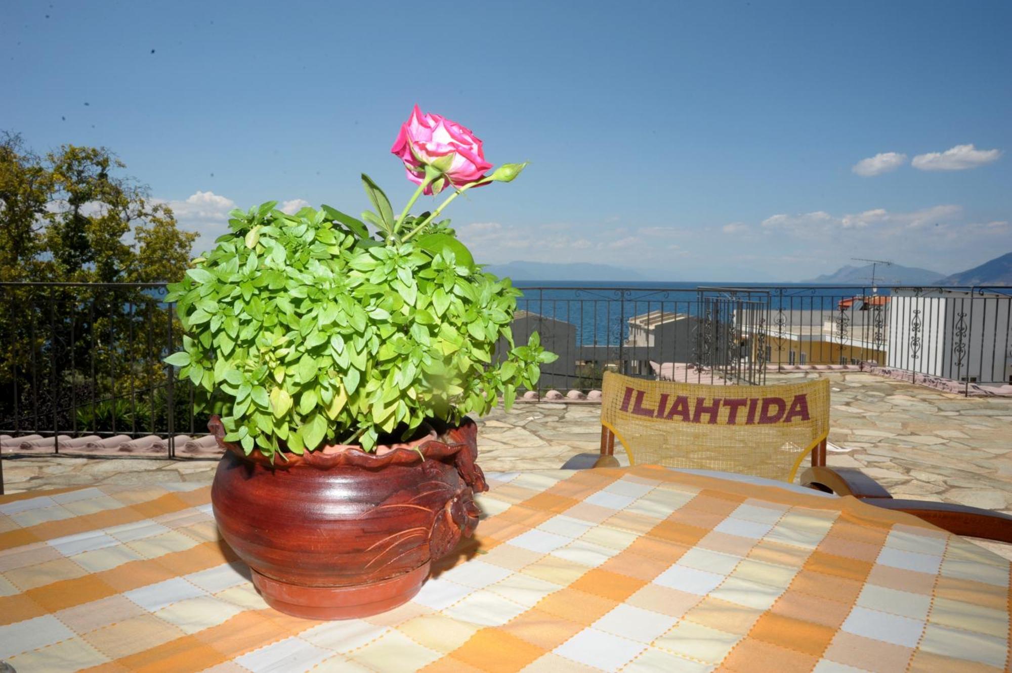 Aparthotel Iliahtida *