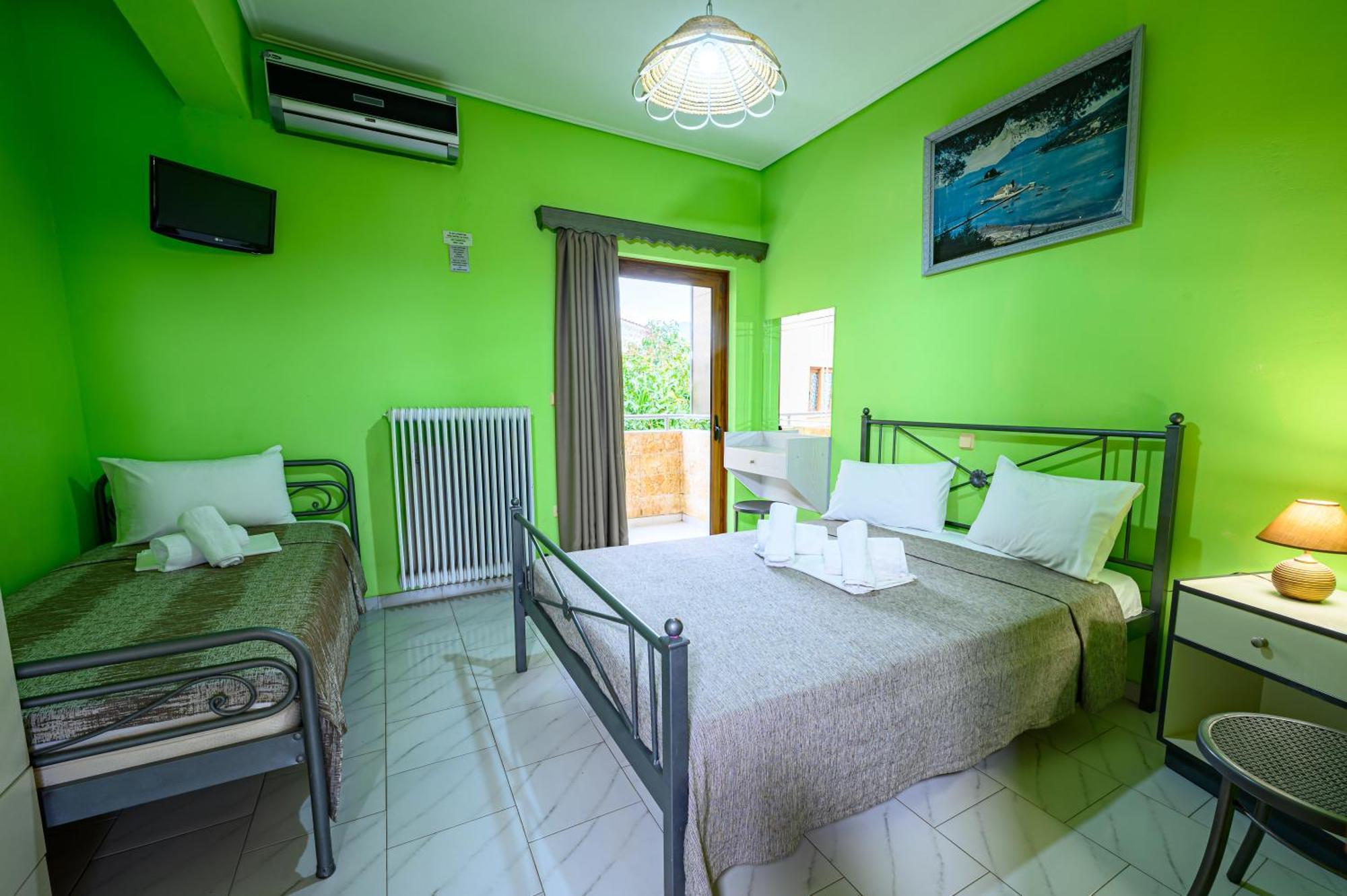 Aparthotel Iliahtida Rovies