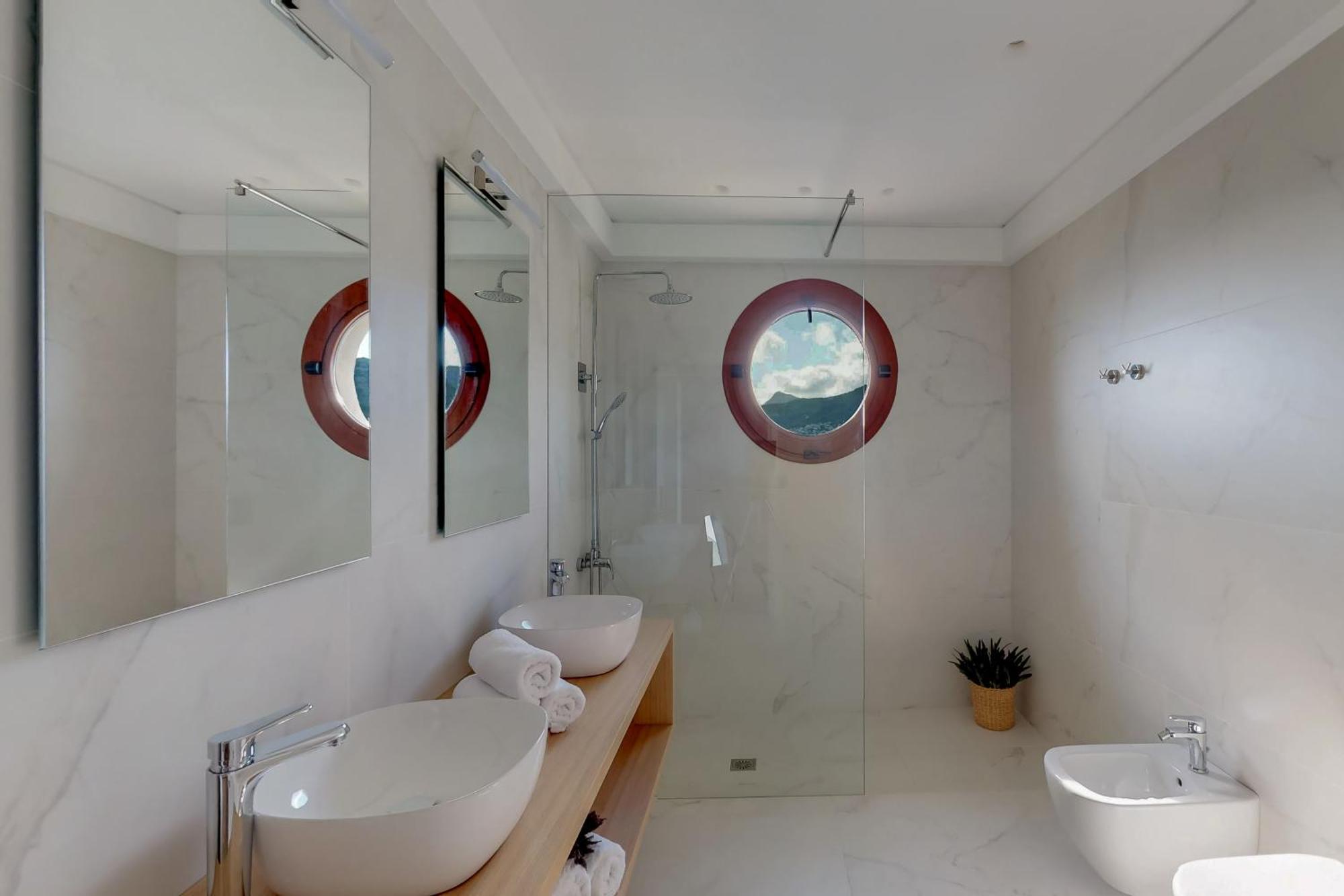 Villa Ocean Complex *