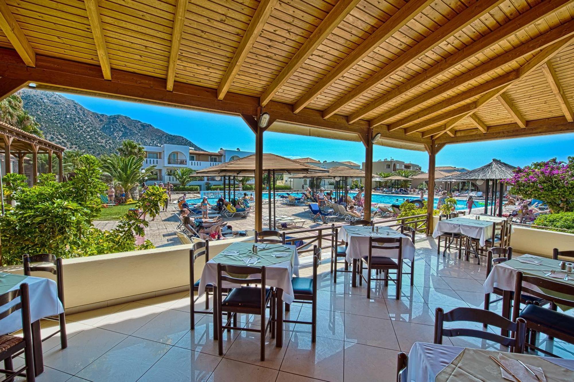 Hotel Akti Club