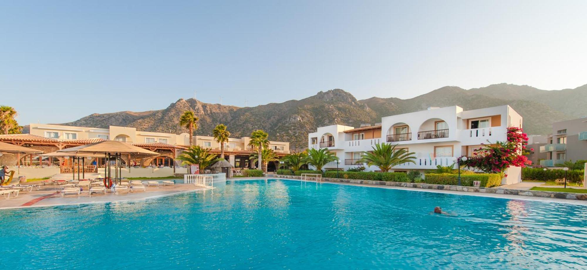 Hotel Akti Club