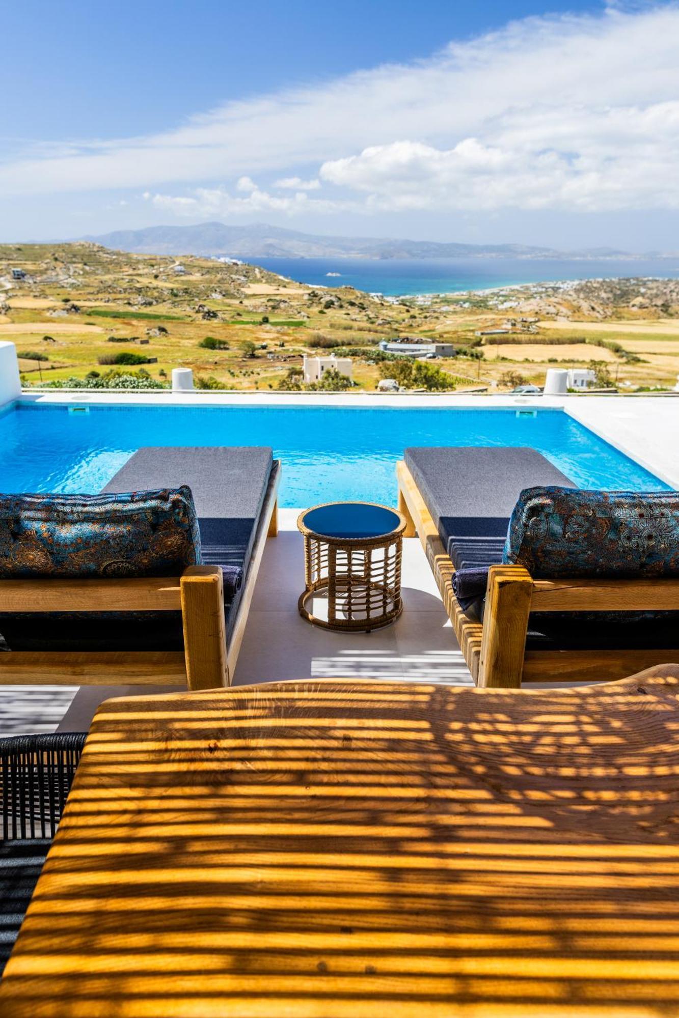 Villa La Grande Vue-private Hilltop With Private Pools *