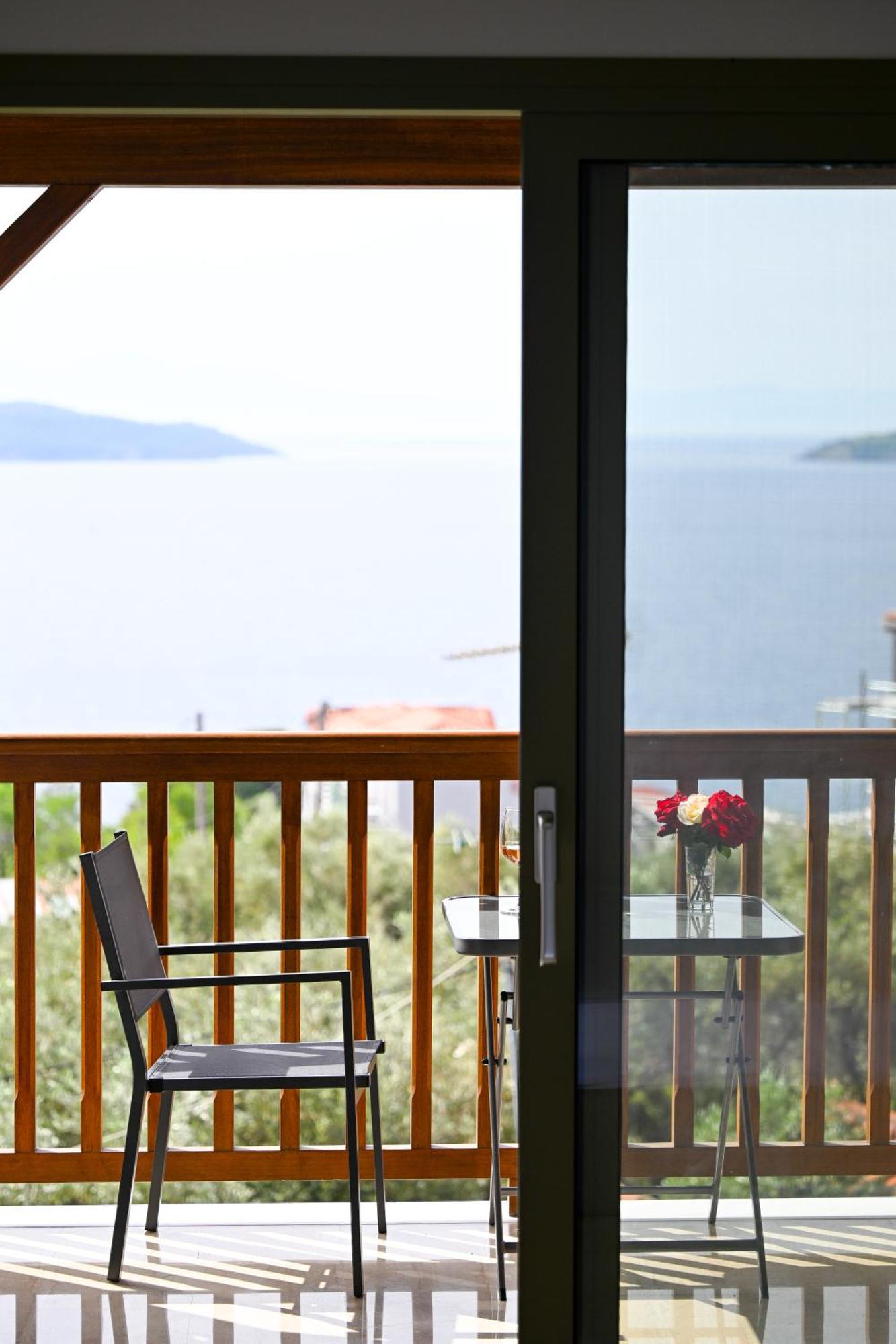 Apartment Makis Sea View *