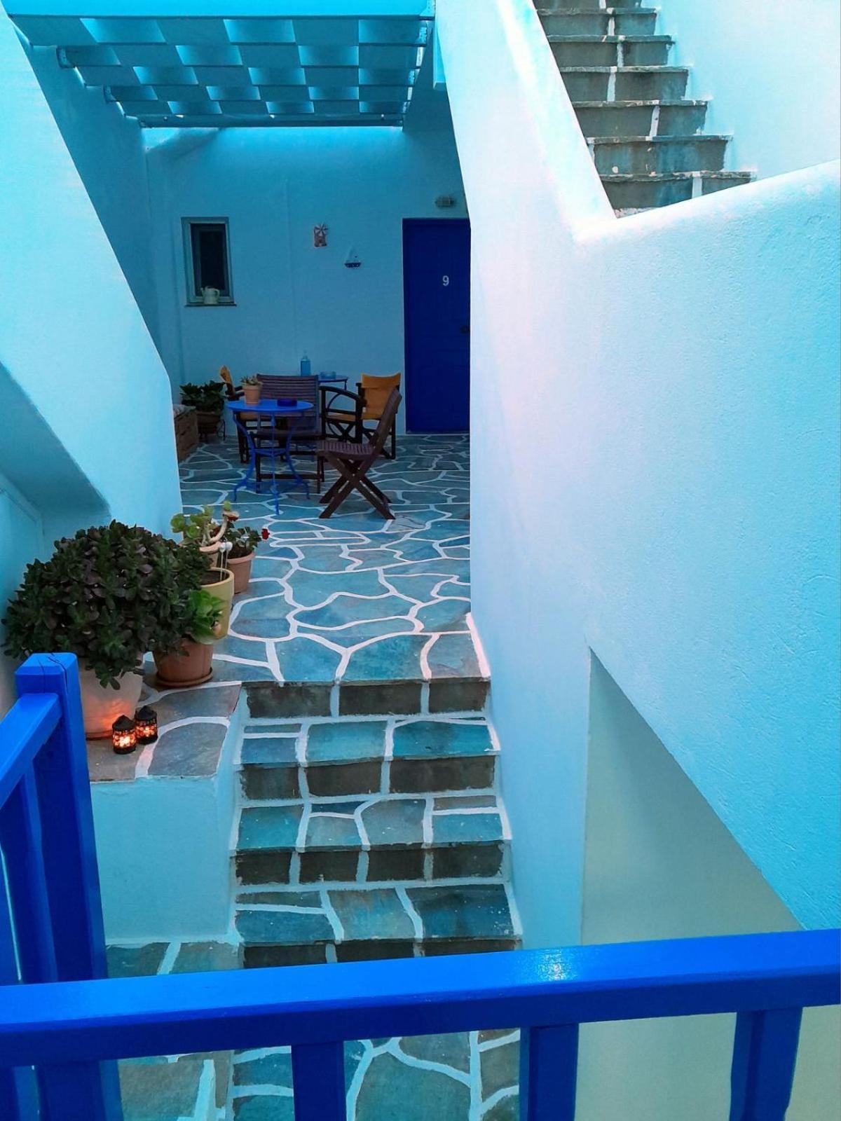 Martinos Studios, Merihas Port Kythnos