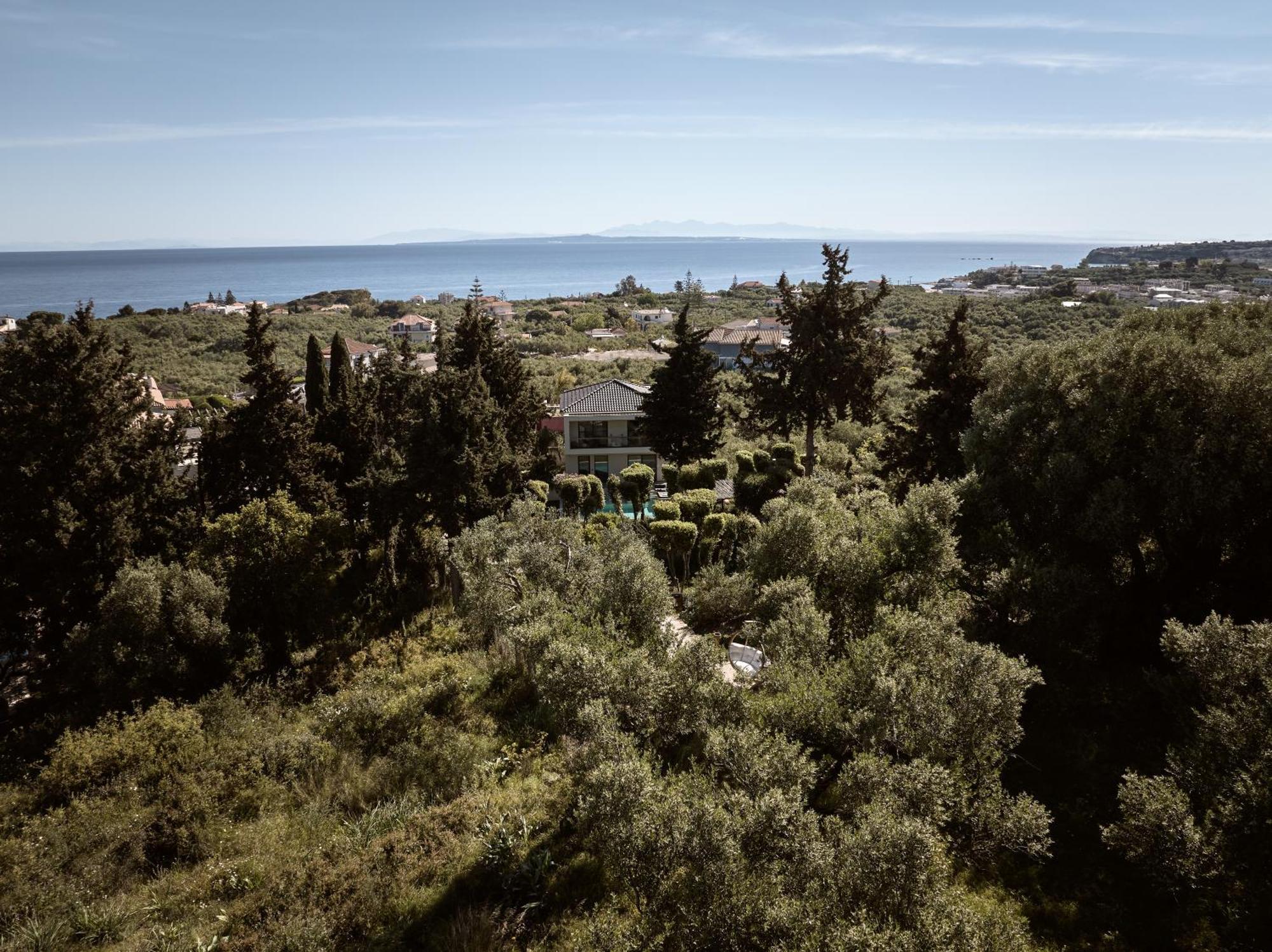 Sentiero Iconic Villa, A Serene Retreat, By Thinkvilla Planos (Zakynthos)