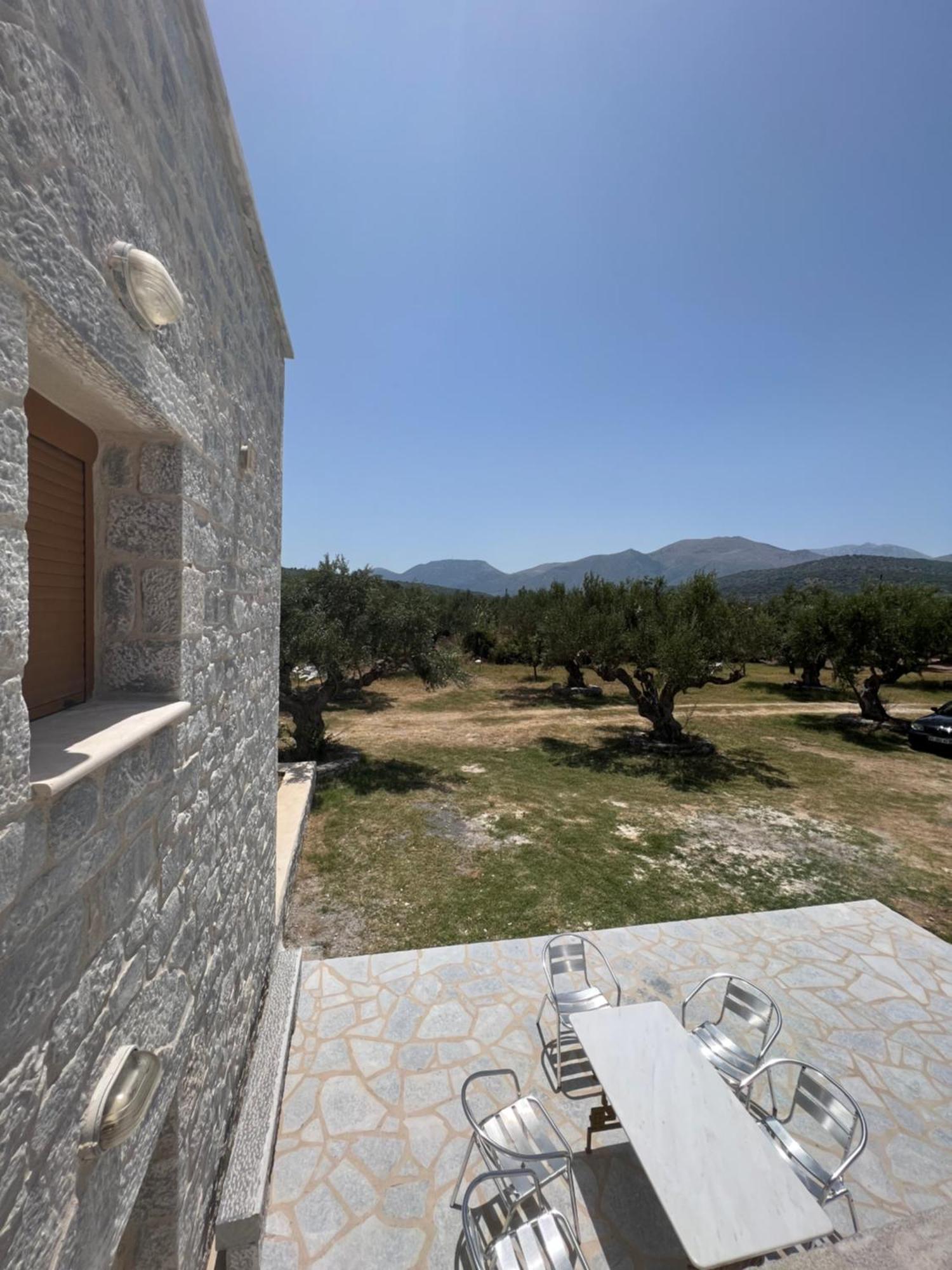 Villa Mani Kamares House *