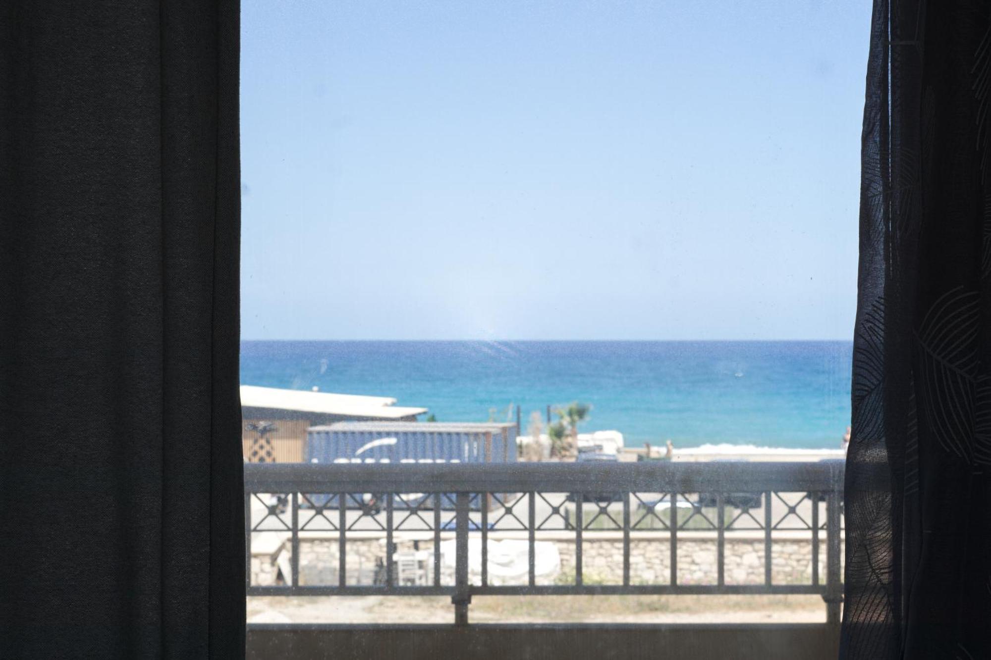 Apartment Sea View Adelianos Kampos