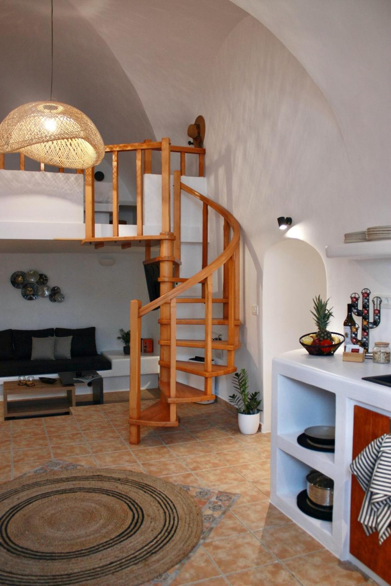 The Wine Cellar House By A Terre Cave Fira (Santorini)