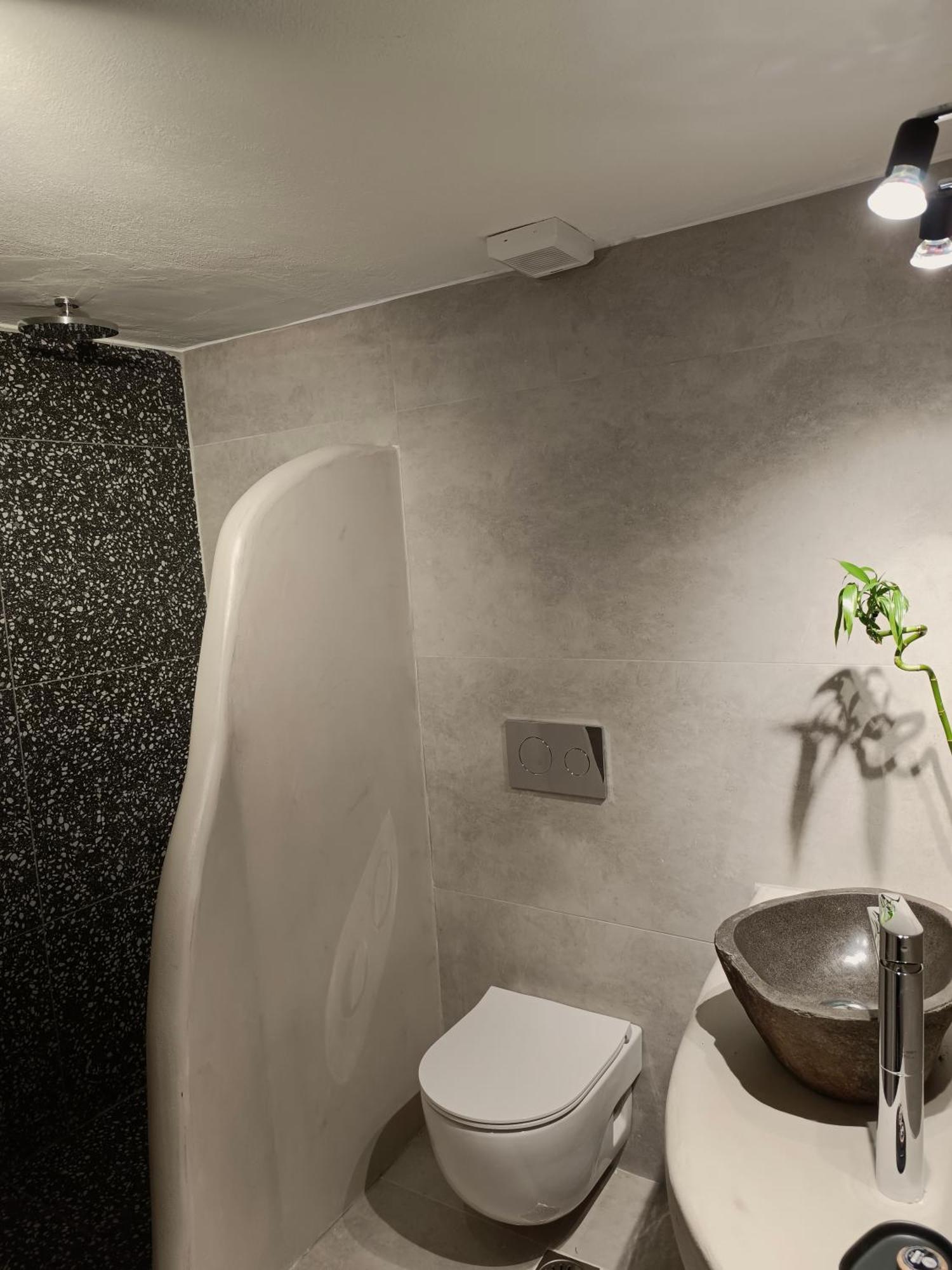 The Wine Cellar House By A Terre Cave Fira (Santorini)