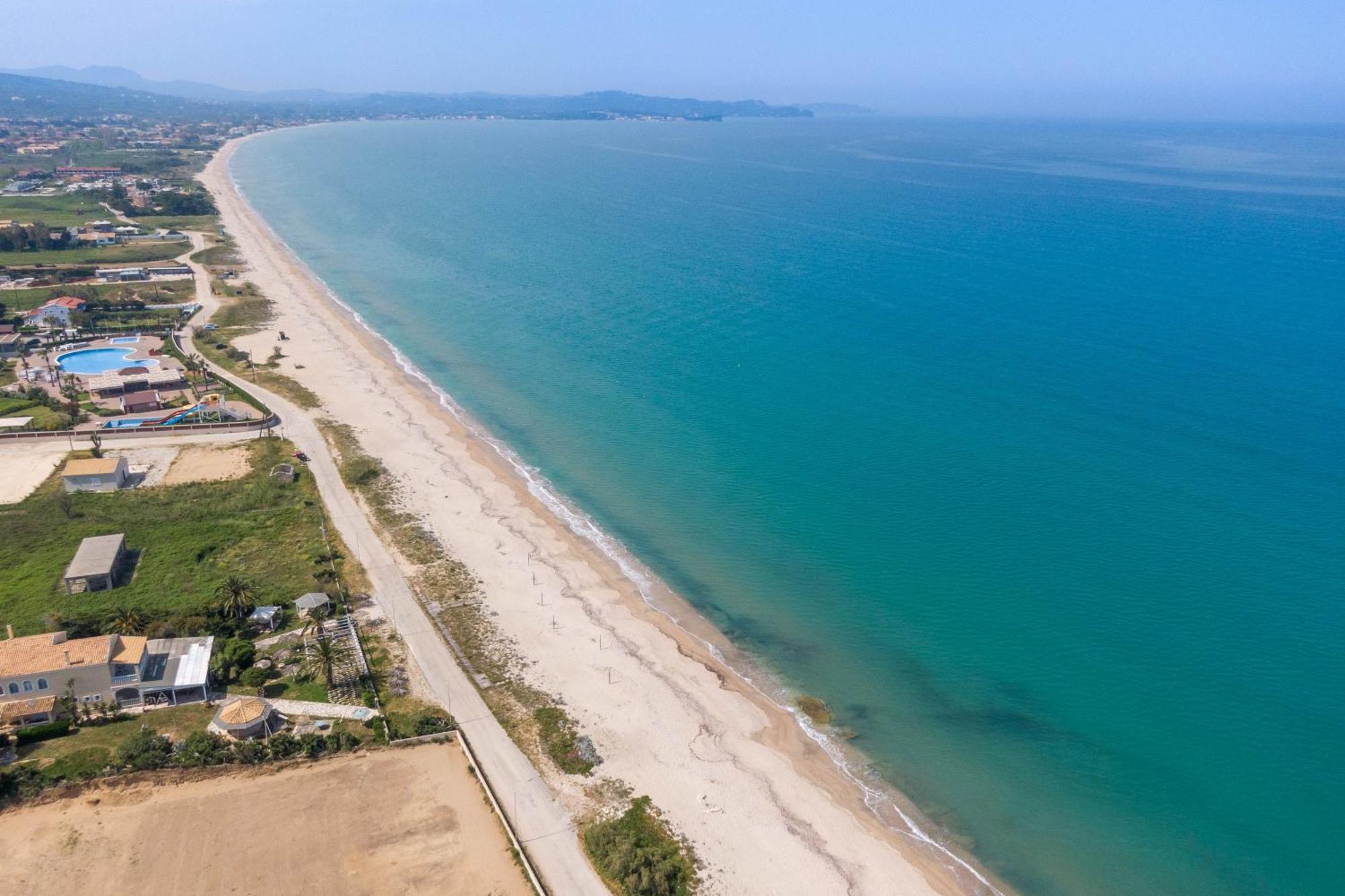 Lotus 5 Almiros Beach