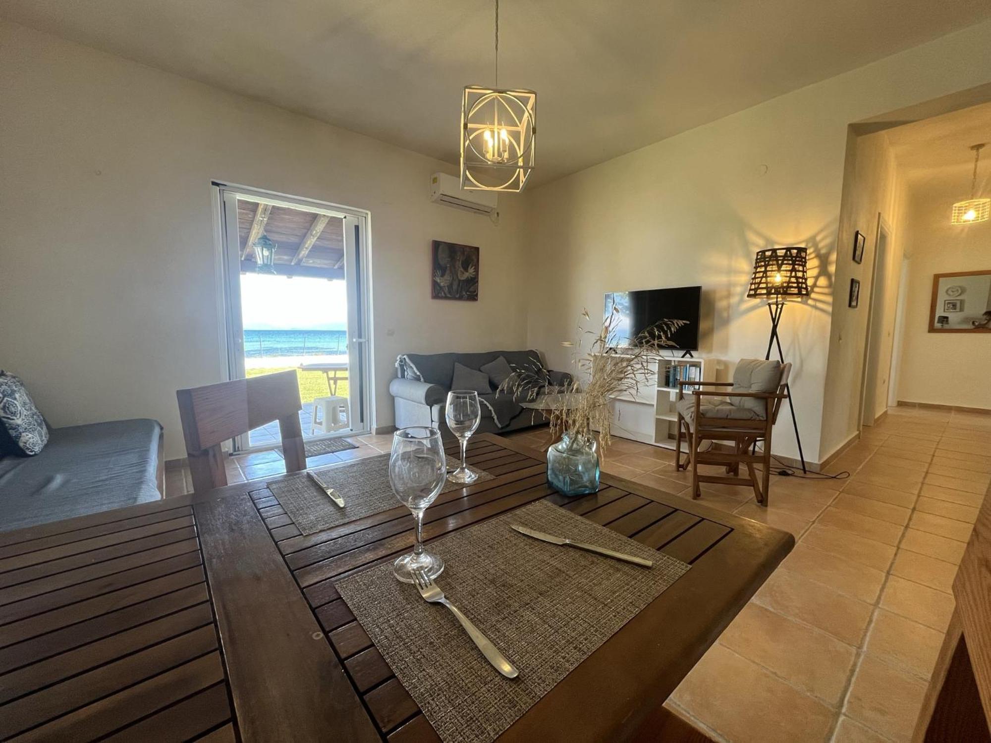 Villa Beachfront With Garden - Valentine Corfu *