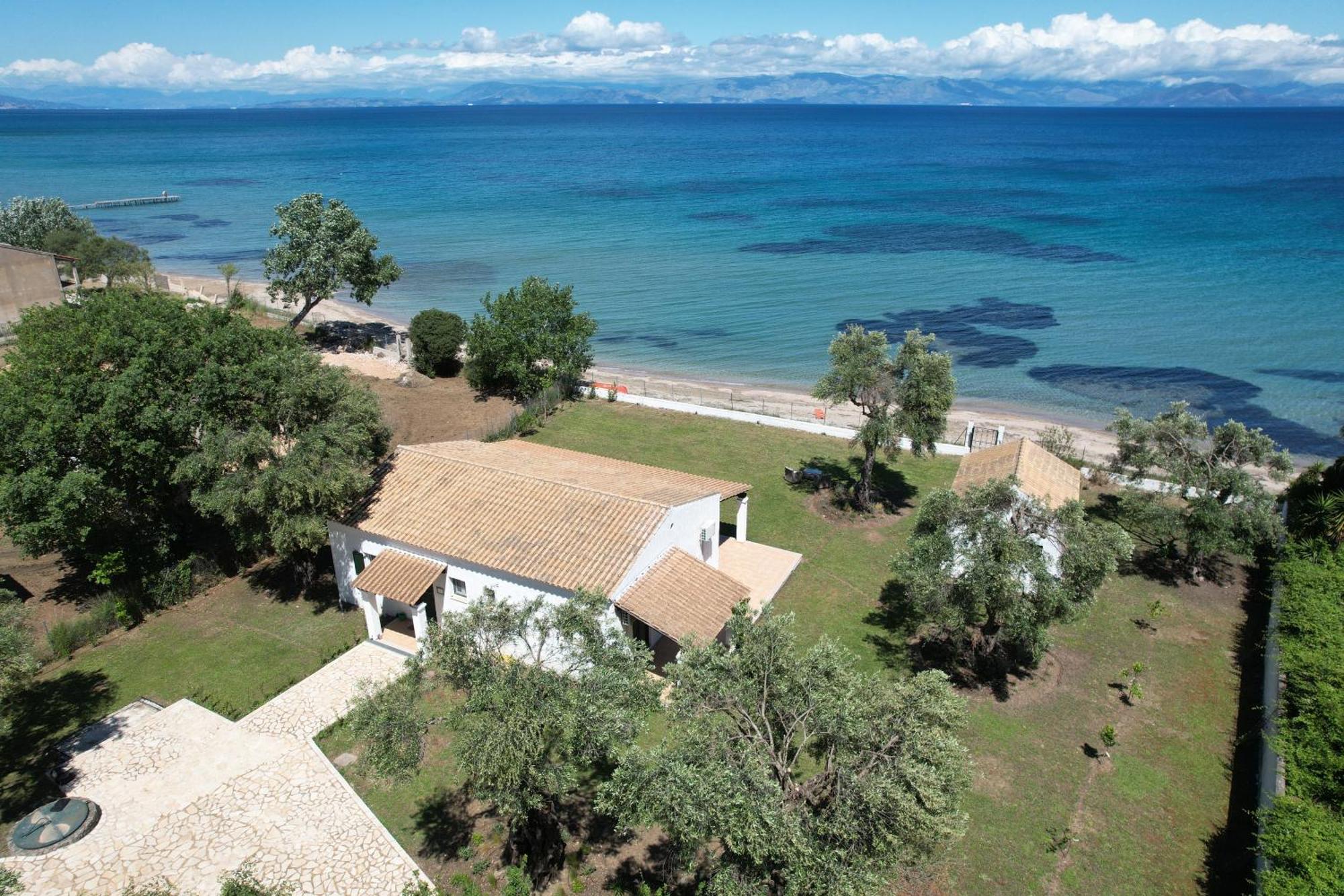 Beachfront With Garden - Valentine Corfu