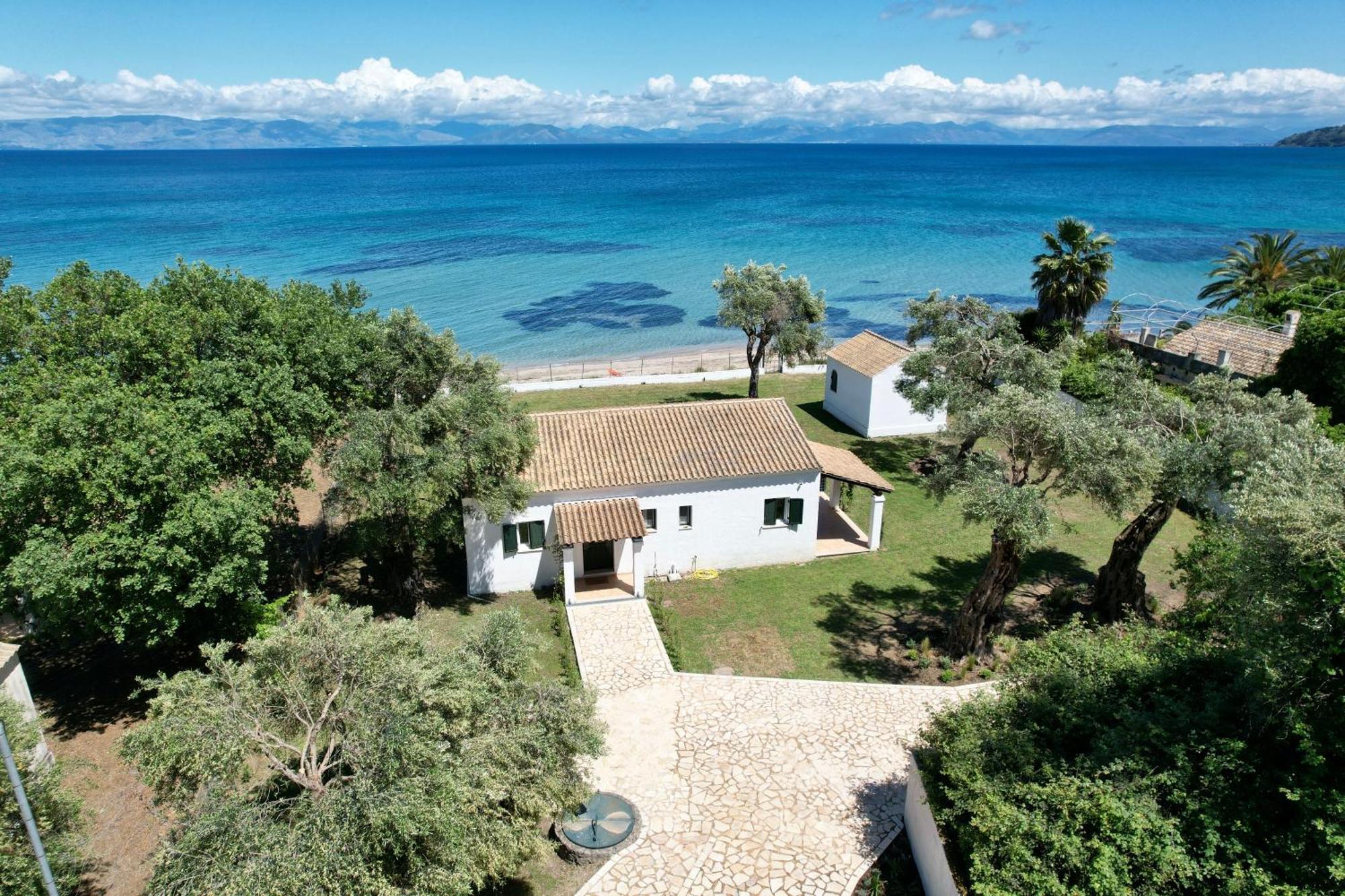 Villa Beachfront With Garden - Valentine Corfu Mesongi
