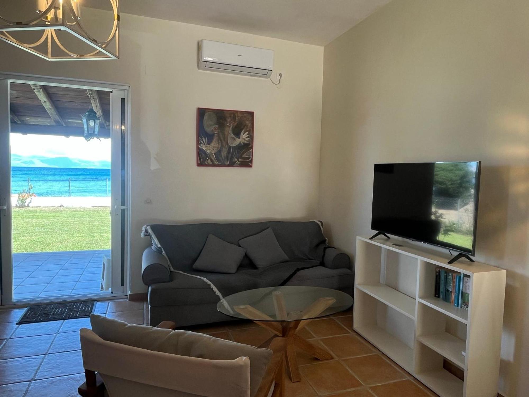 Villa Beachfront With Garden - Valentine Corfu *