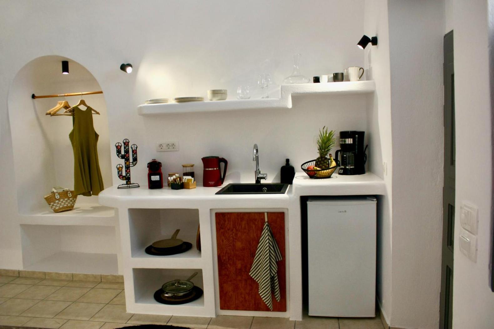 The Wine Cellar House By A Terre Cave Fira (Santorini)
