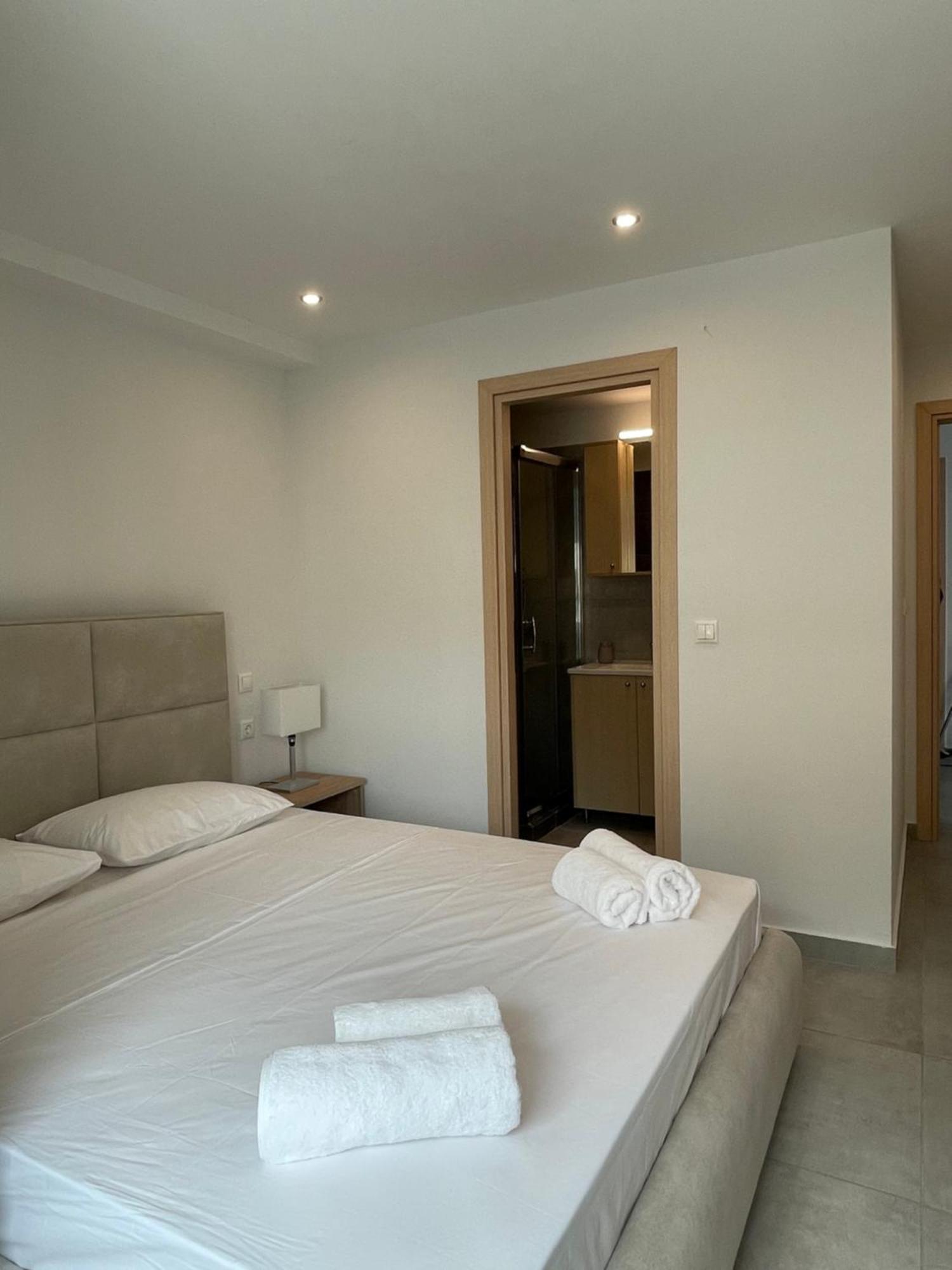 Athenian Modern 2bd Next To Metro And Archaeological Museum