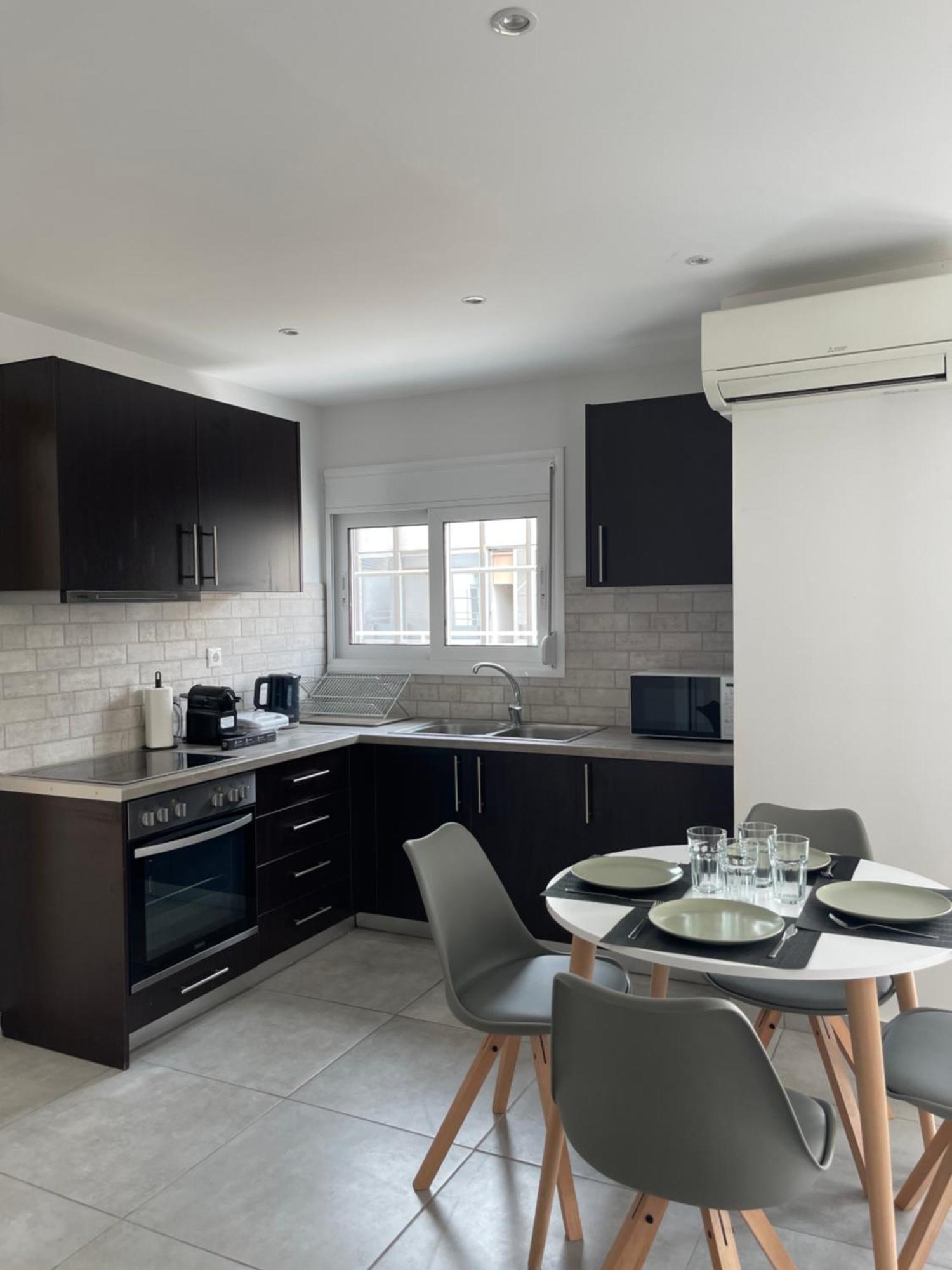Apartment Athenian Modern 2bd Next To Metro And Archaeological Museum