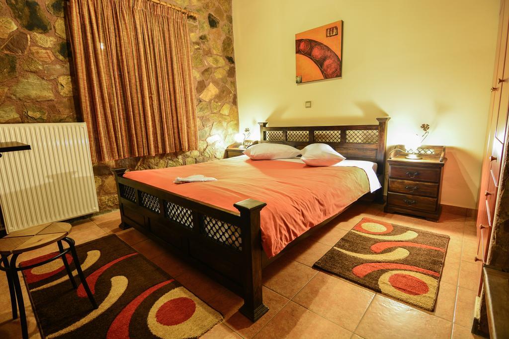 B K Guesthouse - Ξενώνας Β-Κ *