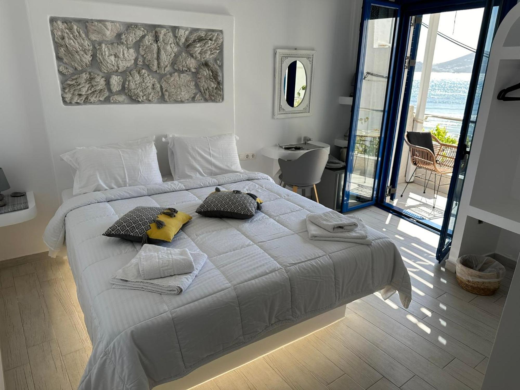 Saint George * Naxos City