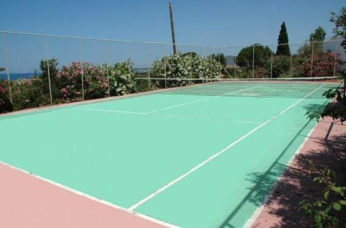 Navarone Hotel 3*