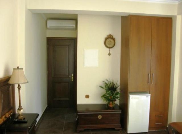 Iris Apartment *