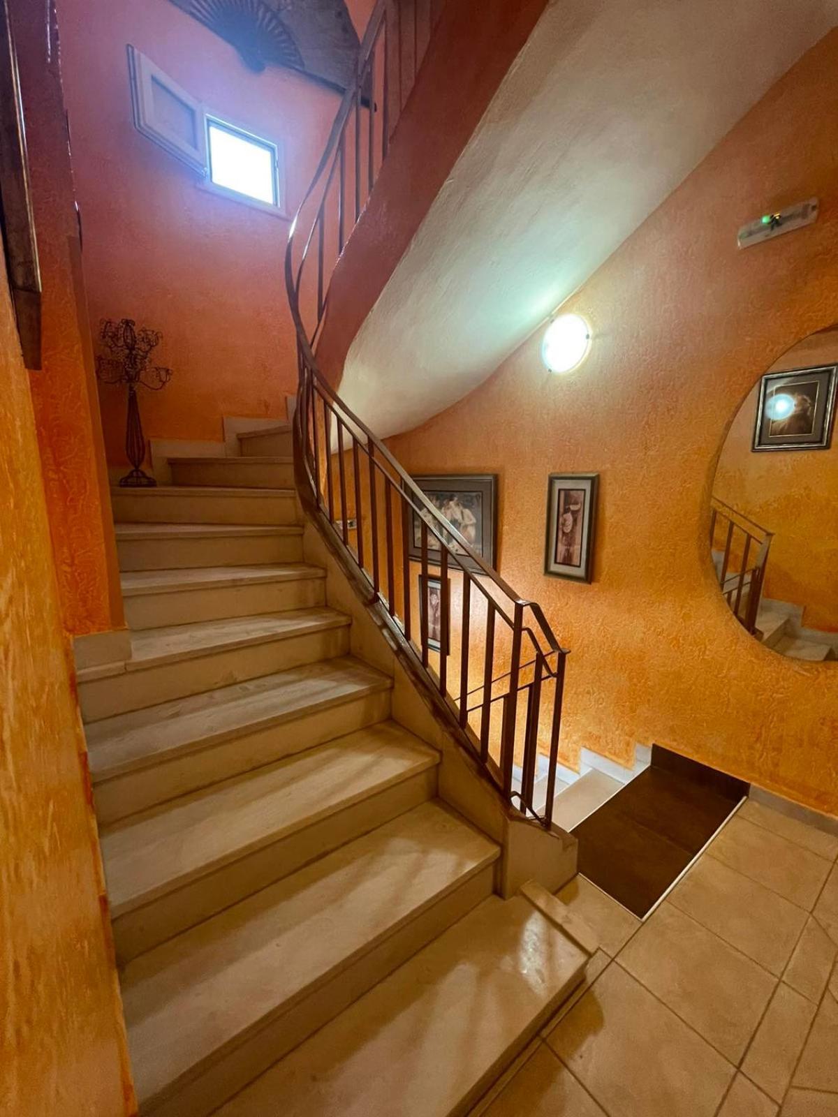 Nepheli Hotel