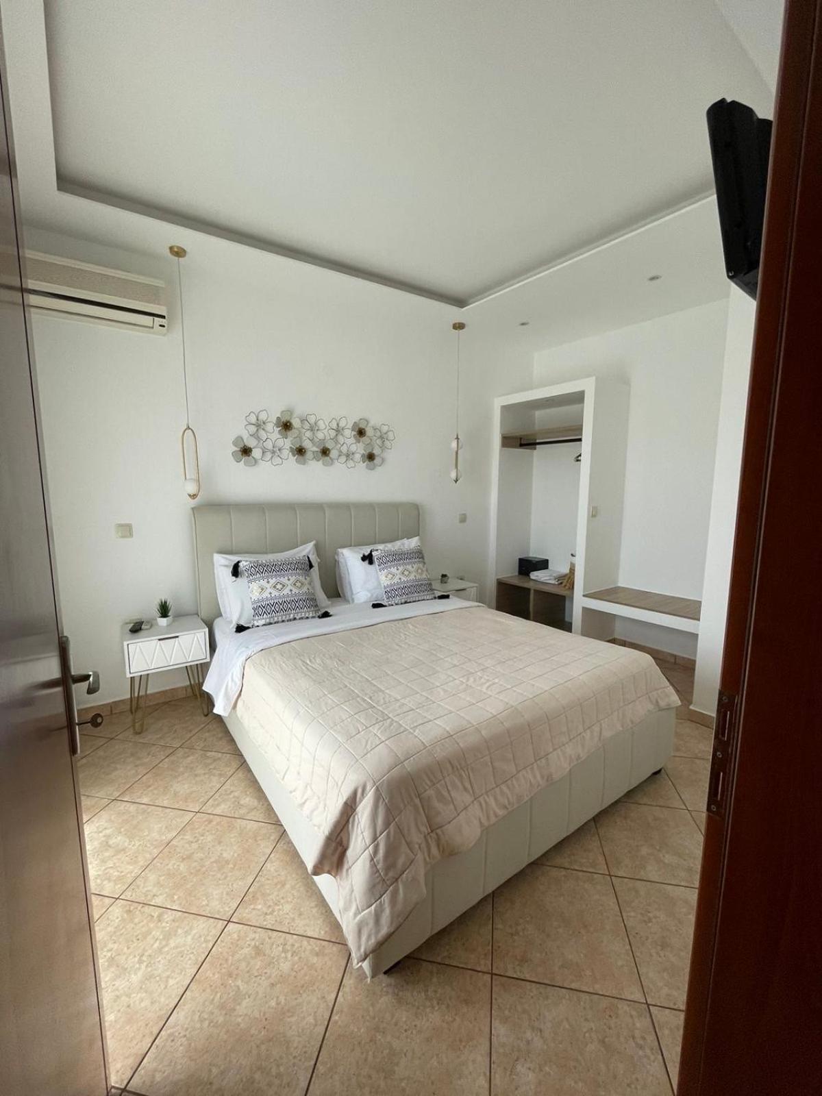 Summer Dreams Studios Apartment
