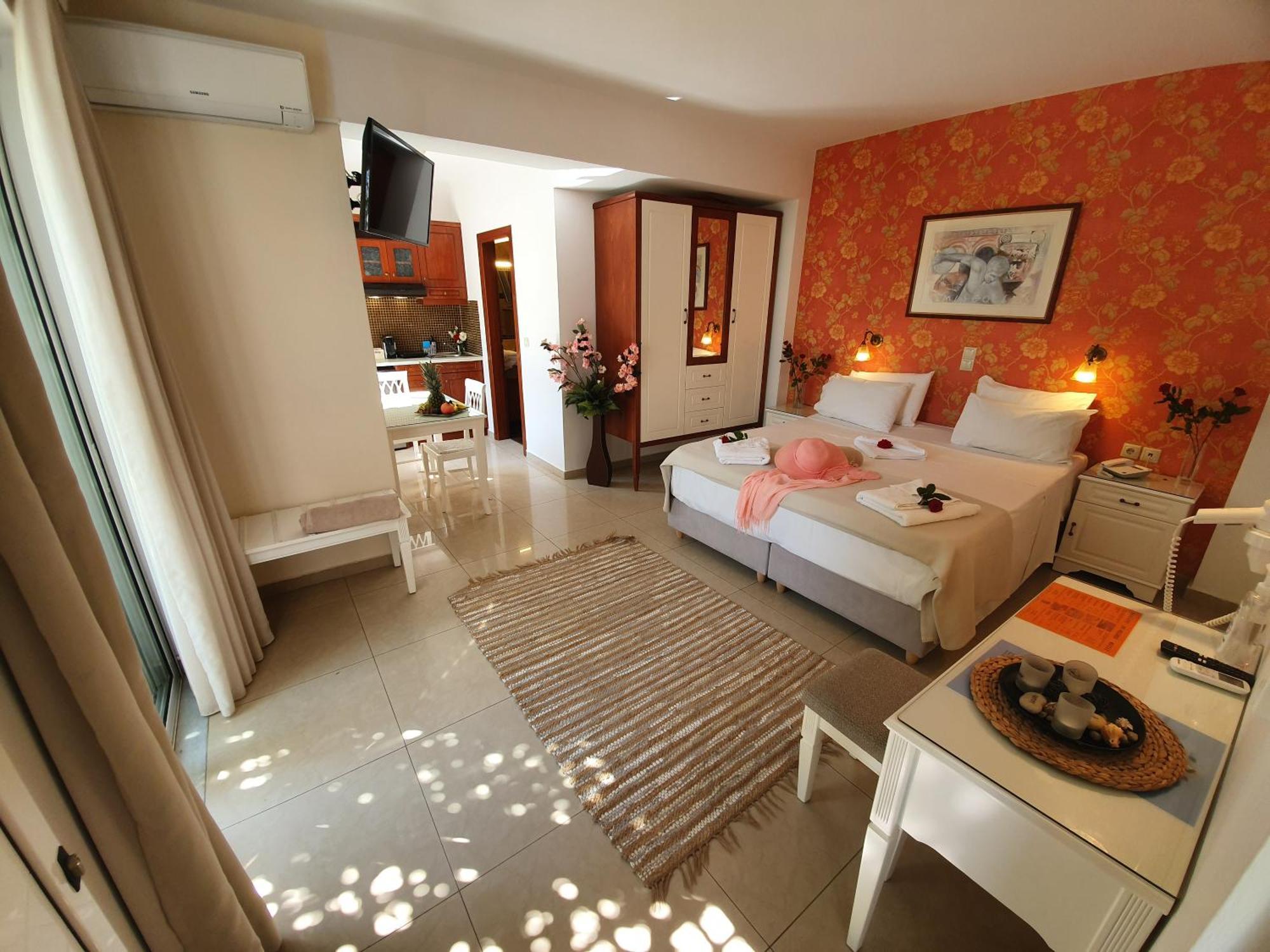 Dionyssos Village Aparthotel *