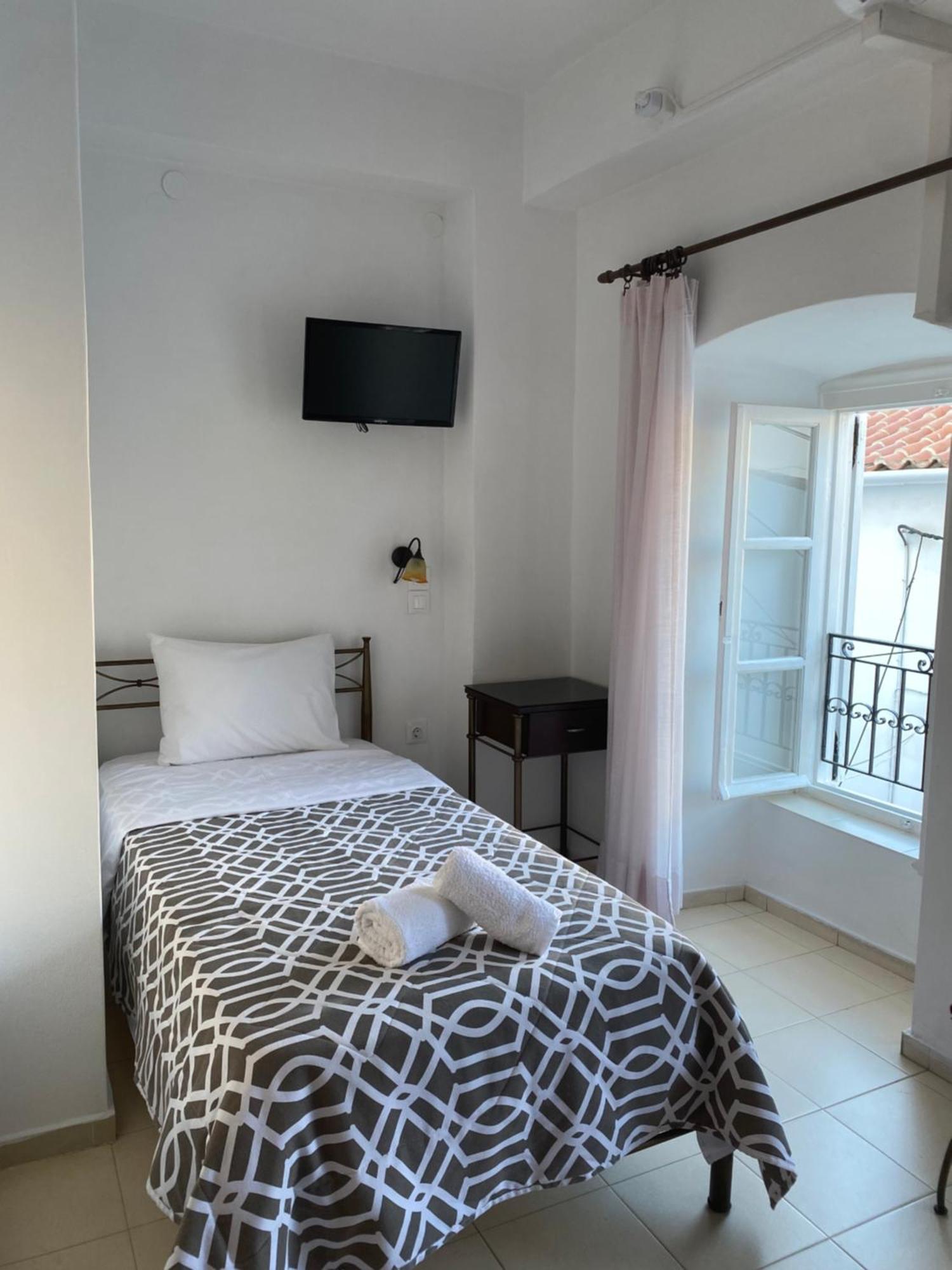 Guest house Efie Hydra (Saronic Islands)