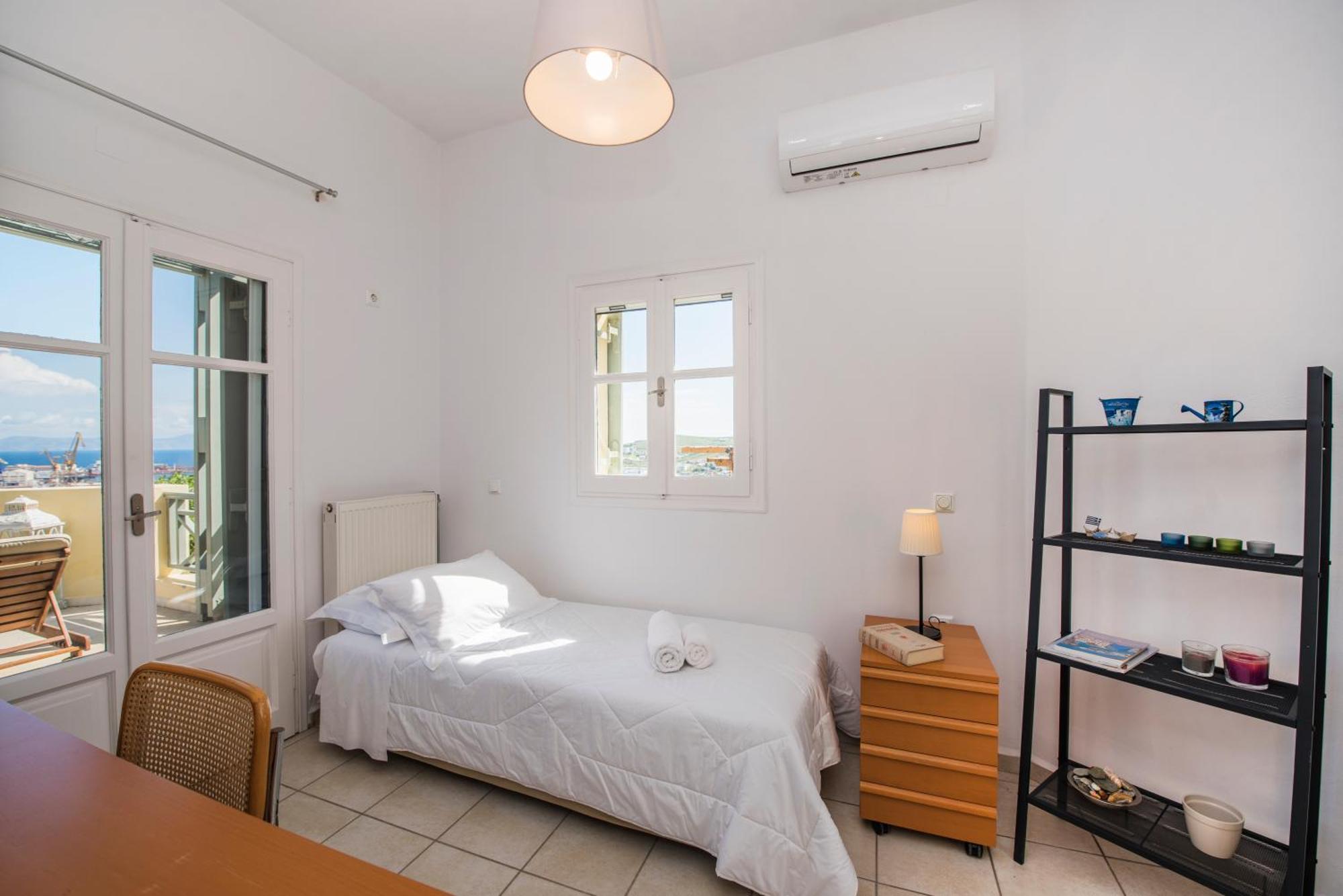 Avrofilito Syros * Ermoupoli