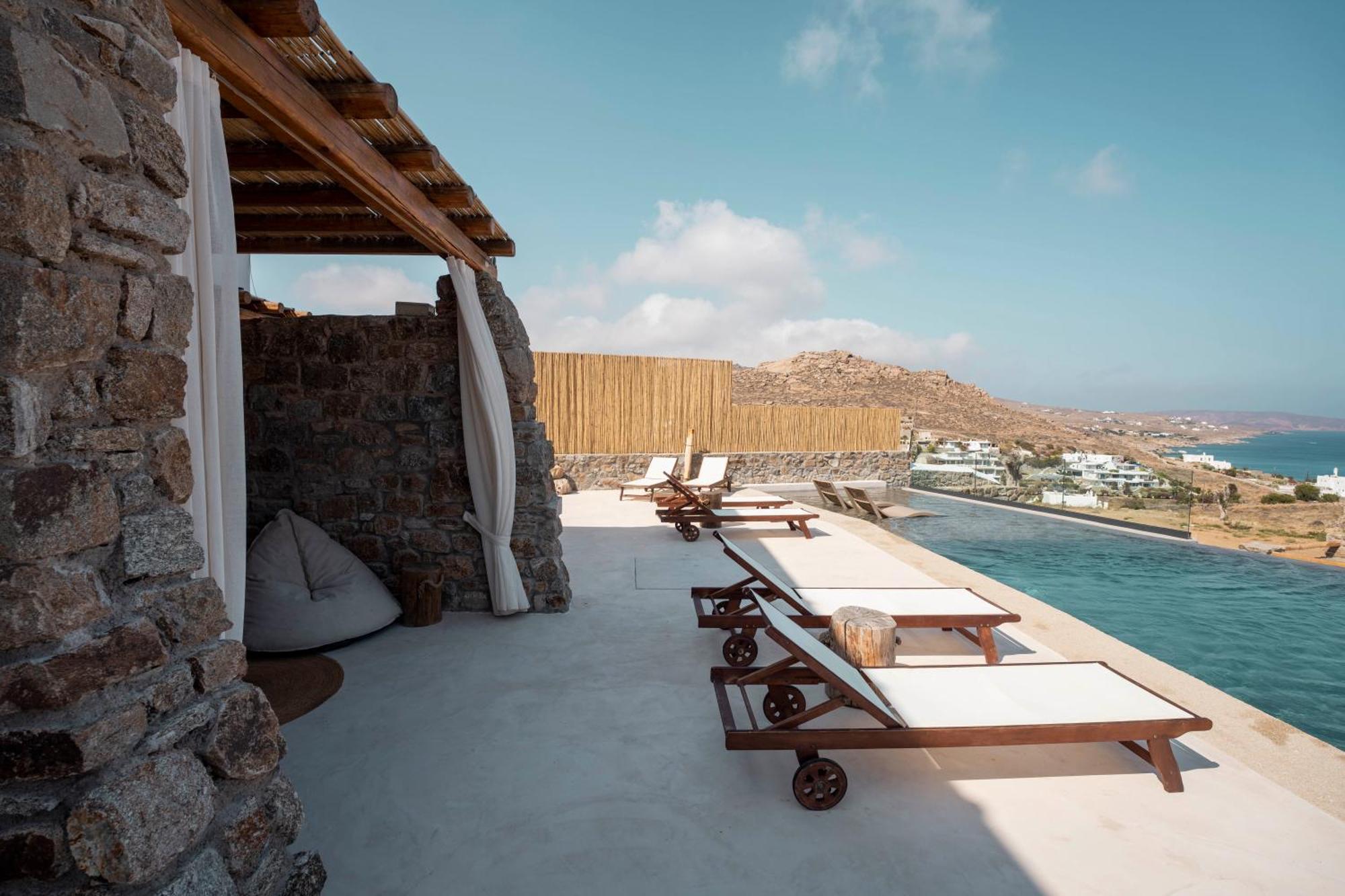 M-vibes Mykonos * Kalafatis