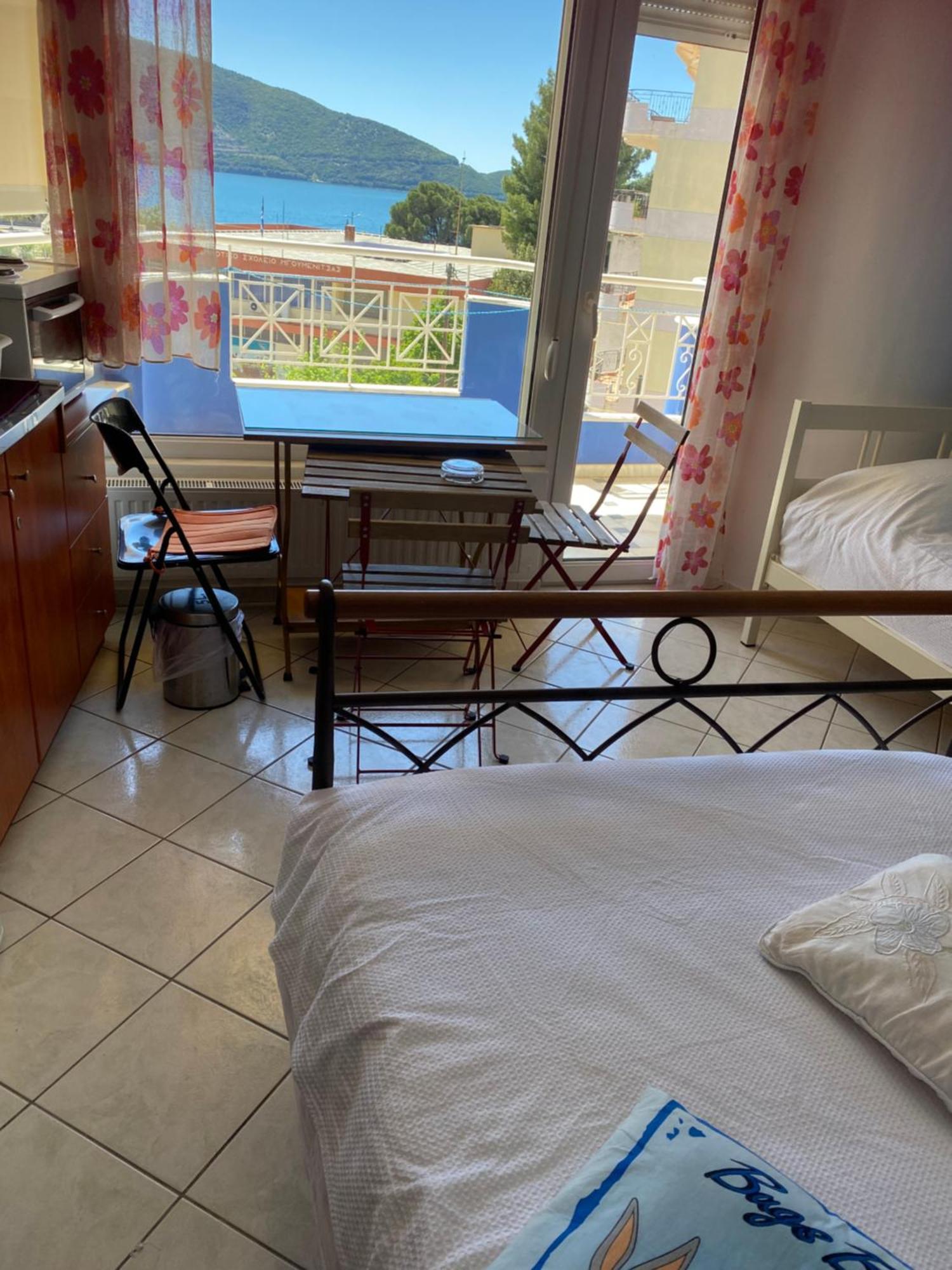 Maria's Roomstudios Flats To Let Seaside Heart Chantzara Spyropoulos *