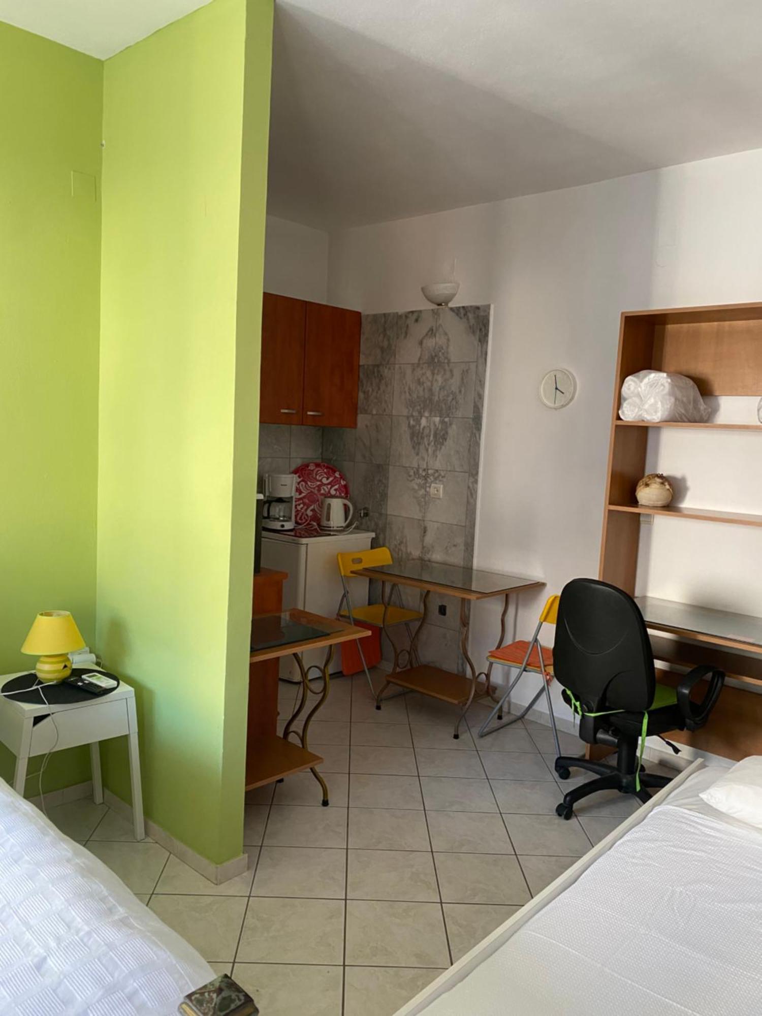 Maria's Roomstudios Flats To Let Seaside Heart Chantzara Spyropoulos * Igoumenitsa