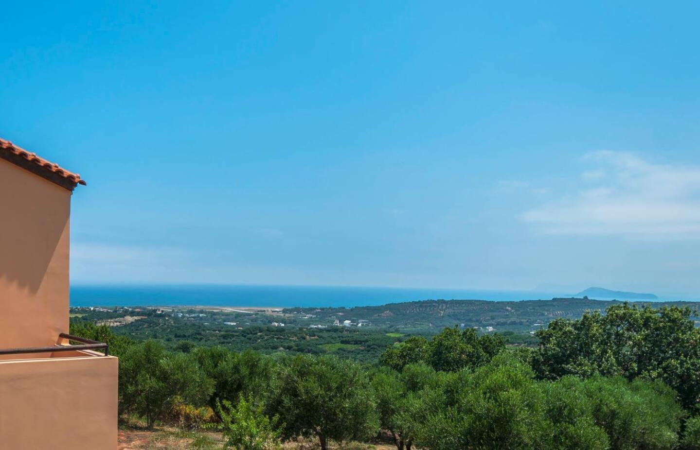 Magea-thalassa,top Floor Cretan With Views Apartment Tavronitis (Crete)