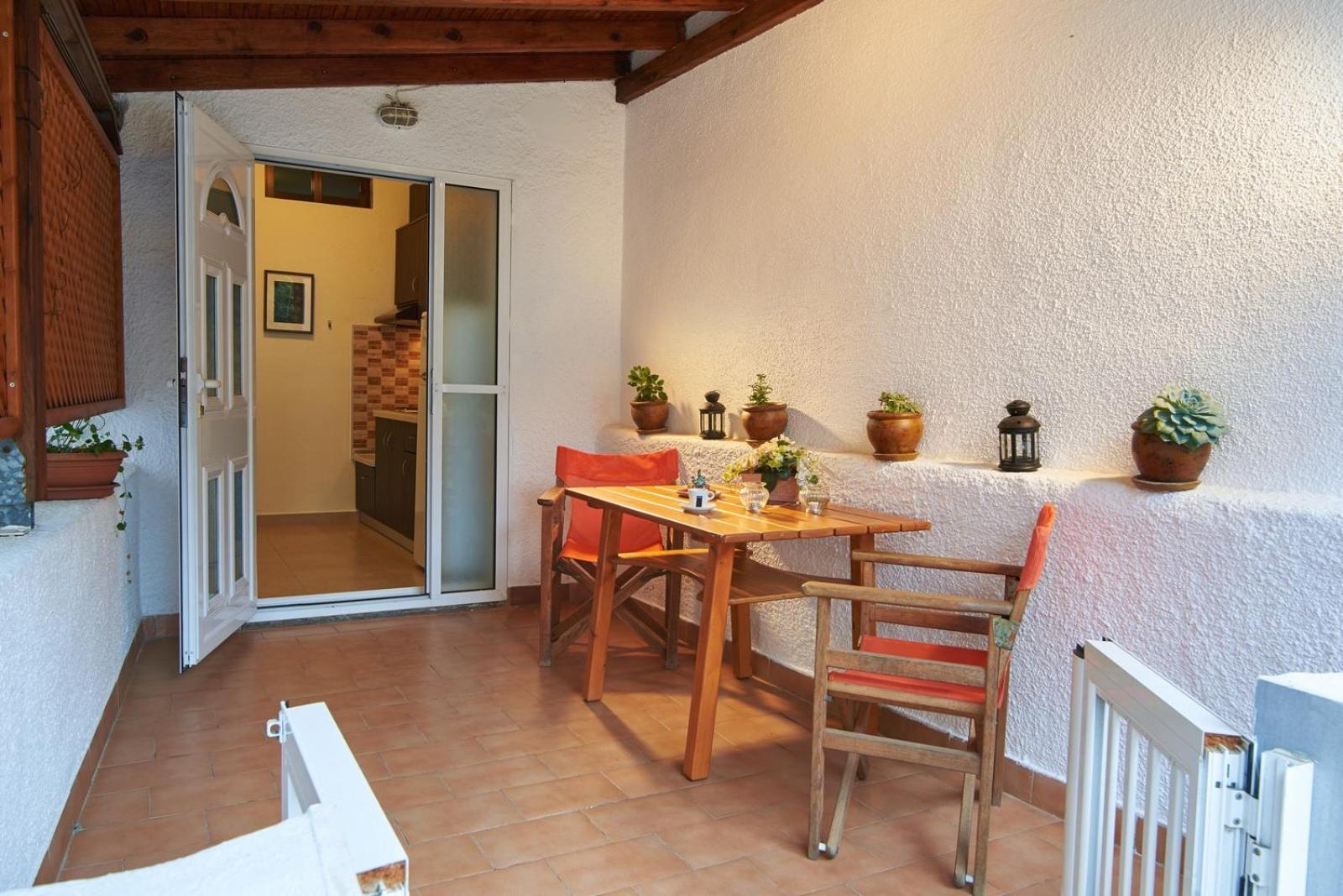 Sunset - With Seaview & Back Side Apartements Apartment Toroni