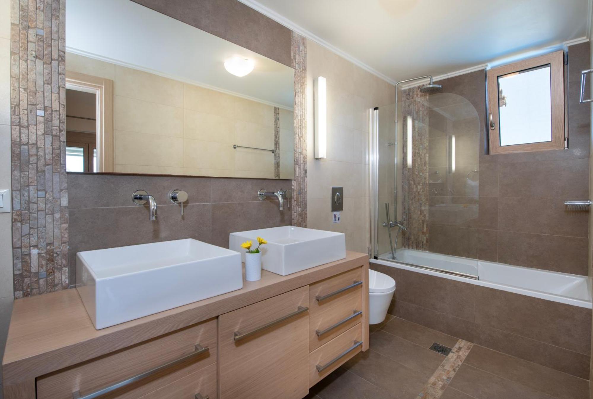 Villa Four Seasons Private - Seaview - Big Heated Pool - Gym - Sport Activities