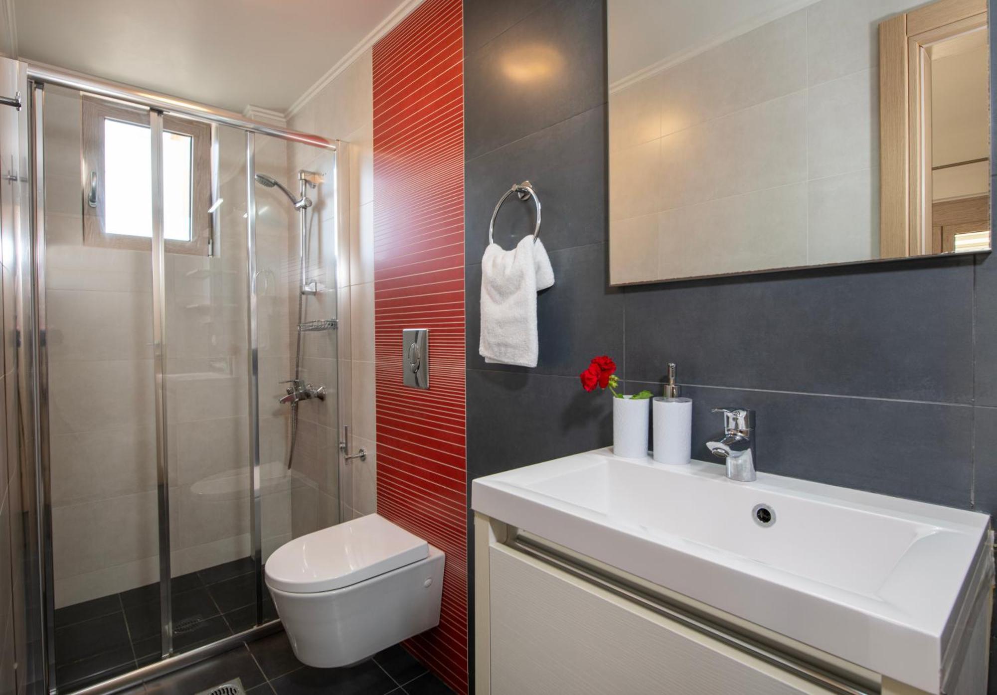 Villa Four Seasons Private - Seaview - Big Heated Pool - Gym - Sport Activities *