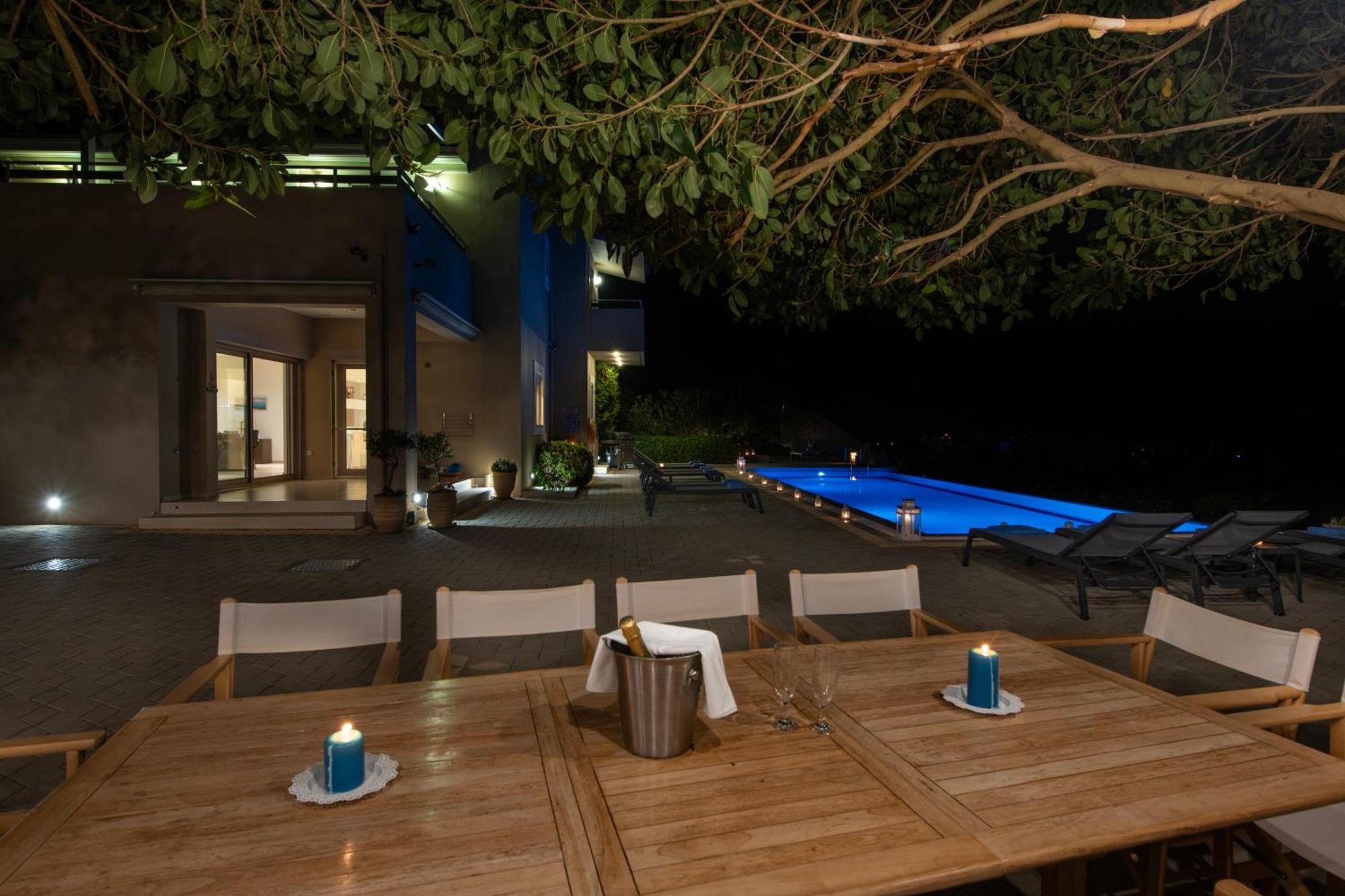Villa Four Seasons Private - Seaview - Big Heated Pool - Gym - Sport Activities *
